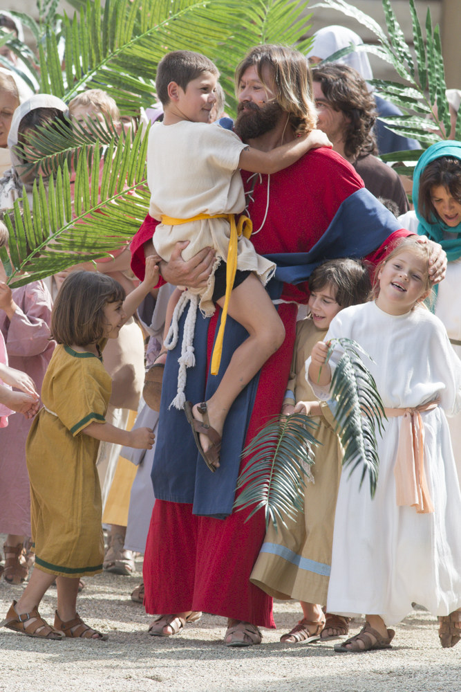 Jesus among the people, the Passion of Sordevolo