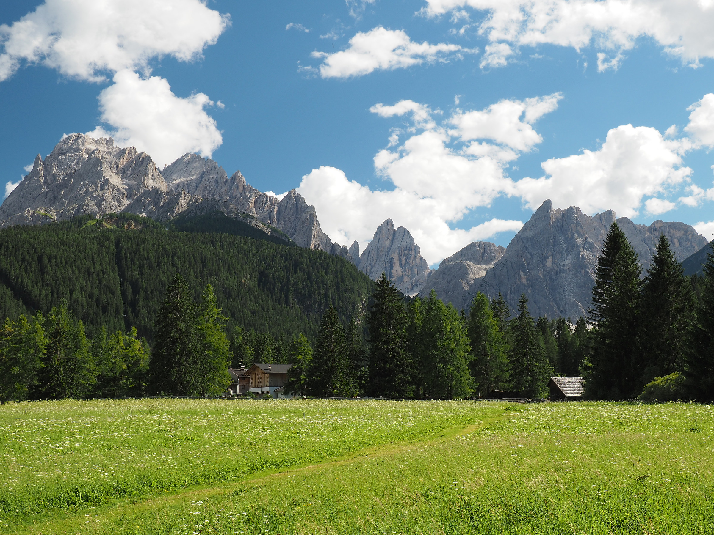 Towards the Fiscalina Valley