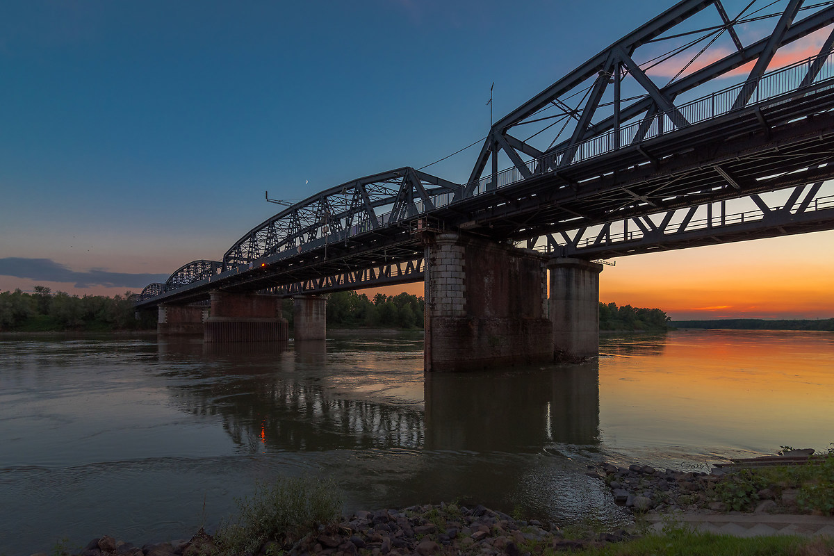 Shod bridge on the Po