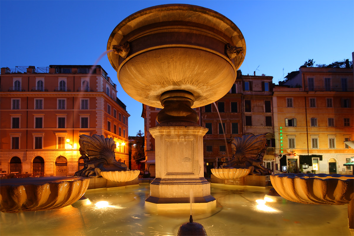 Piazza Santa Maria in Trastevere