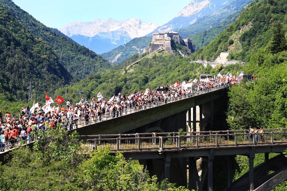 La valle che resiste (Val Susa 3 luglio 2011)