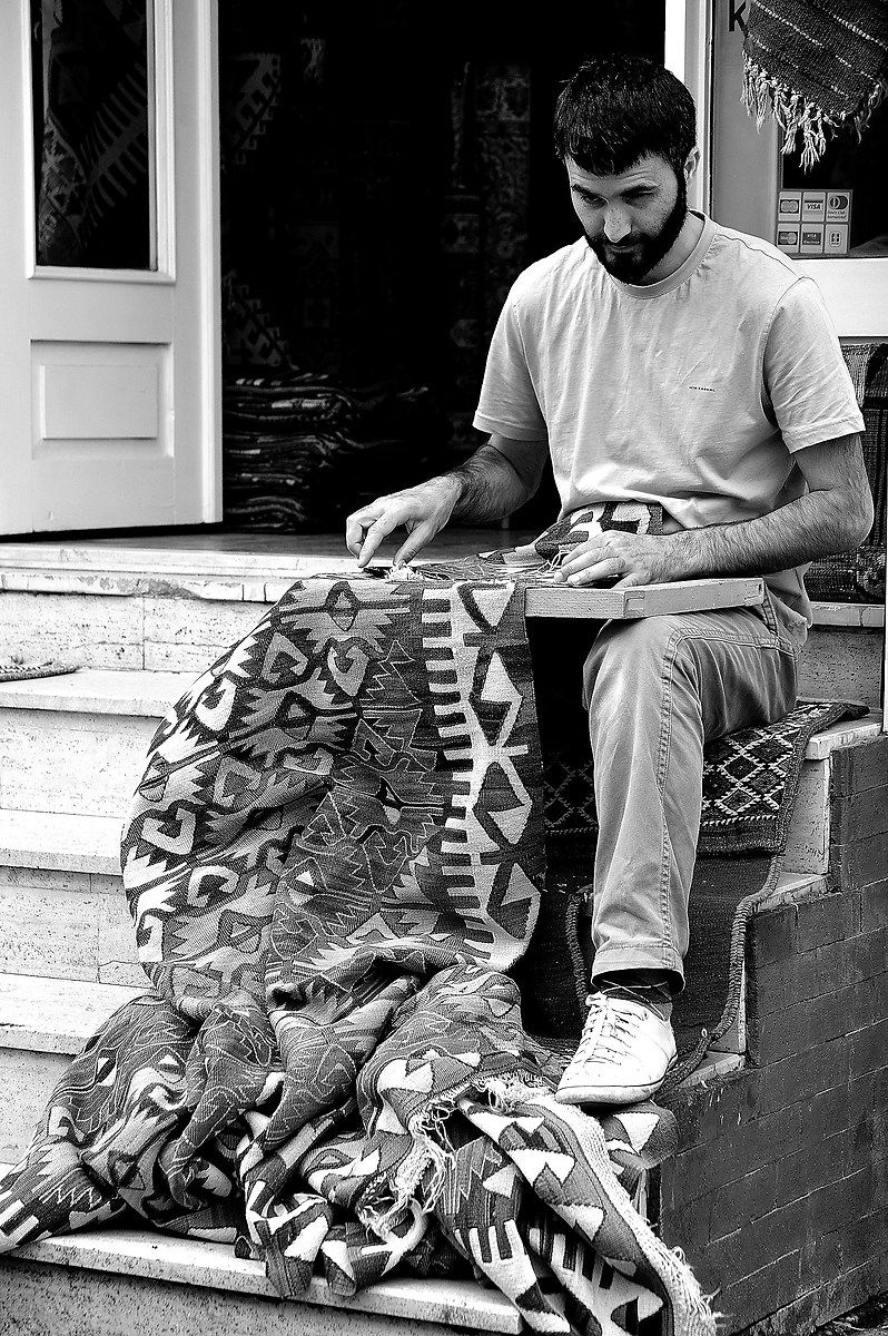 Istanbul - repair of carpets