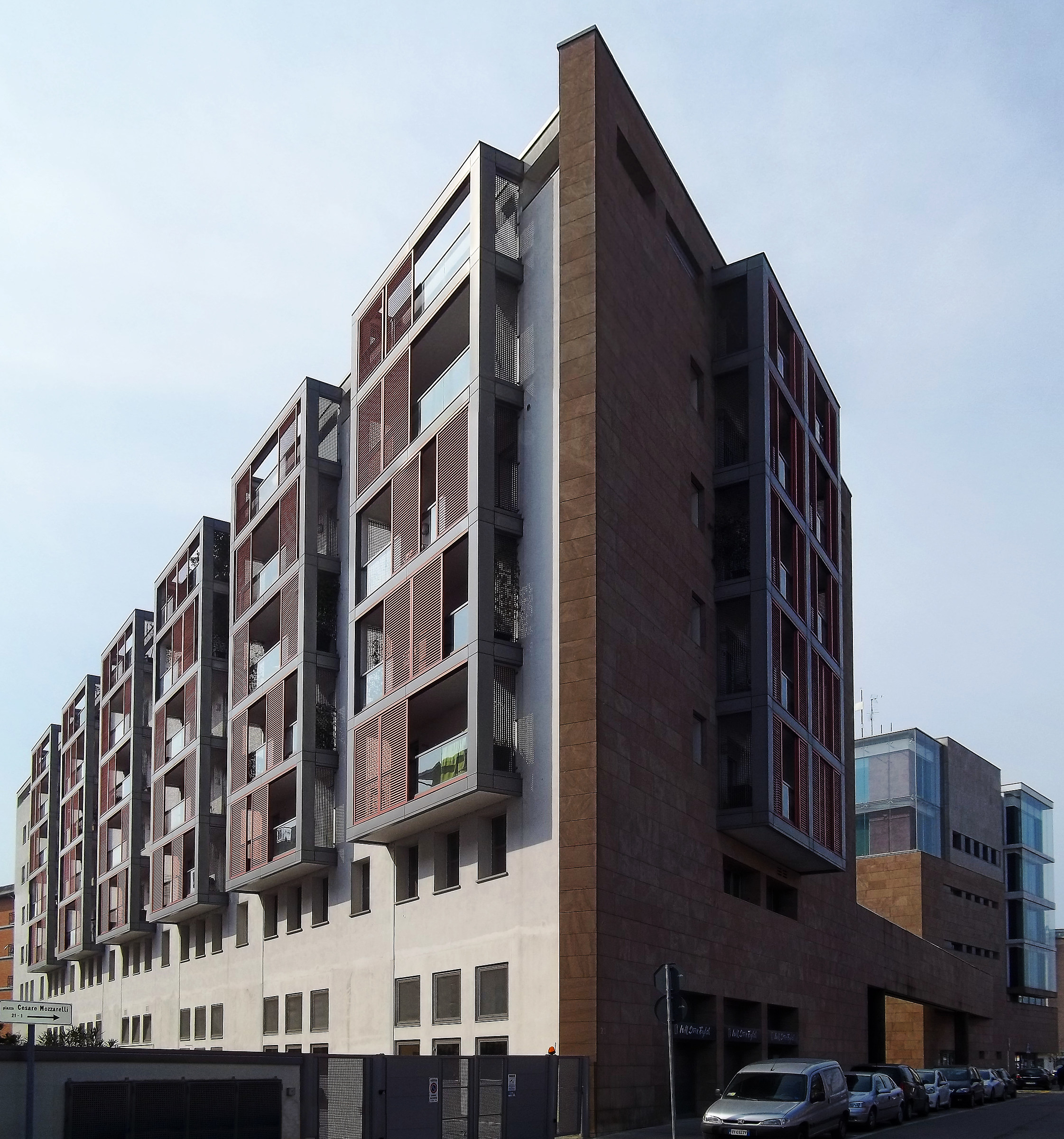 A glimpse of a recent building in Via Mozzarelli