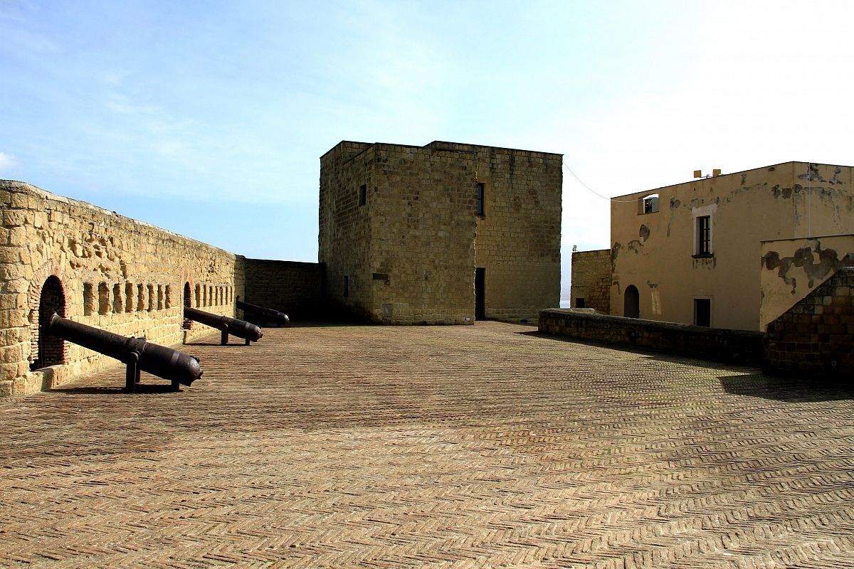 Castel dell'ovo