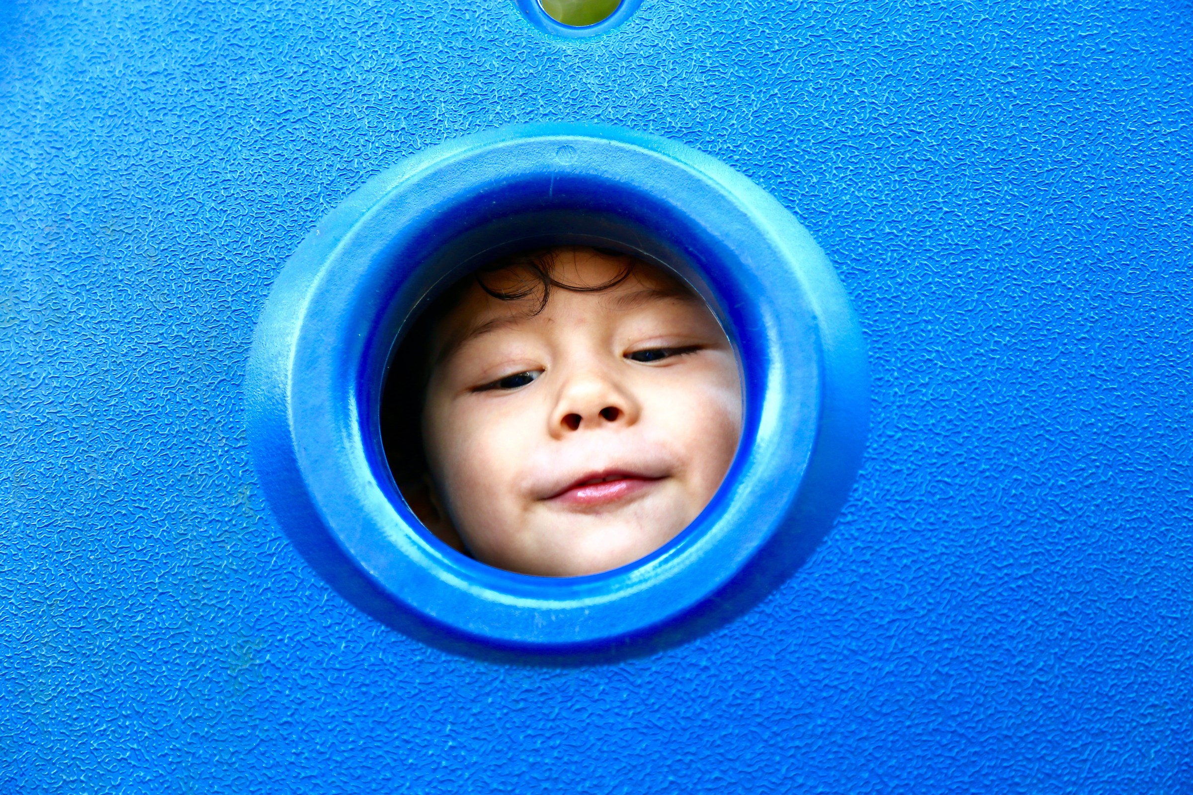 E guardo il mondo da un oblò