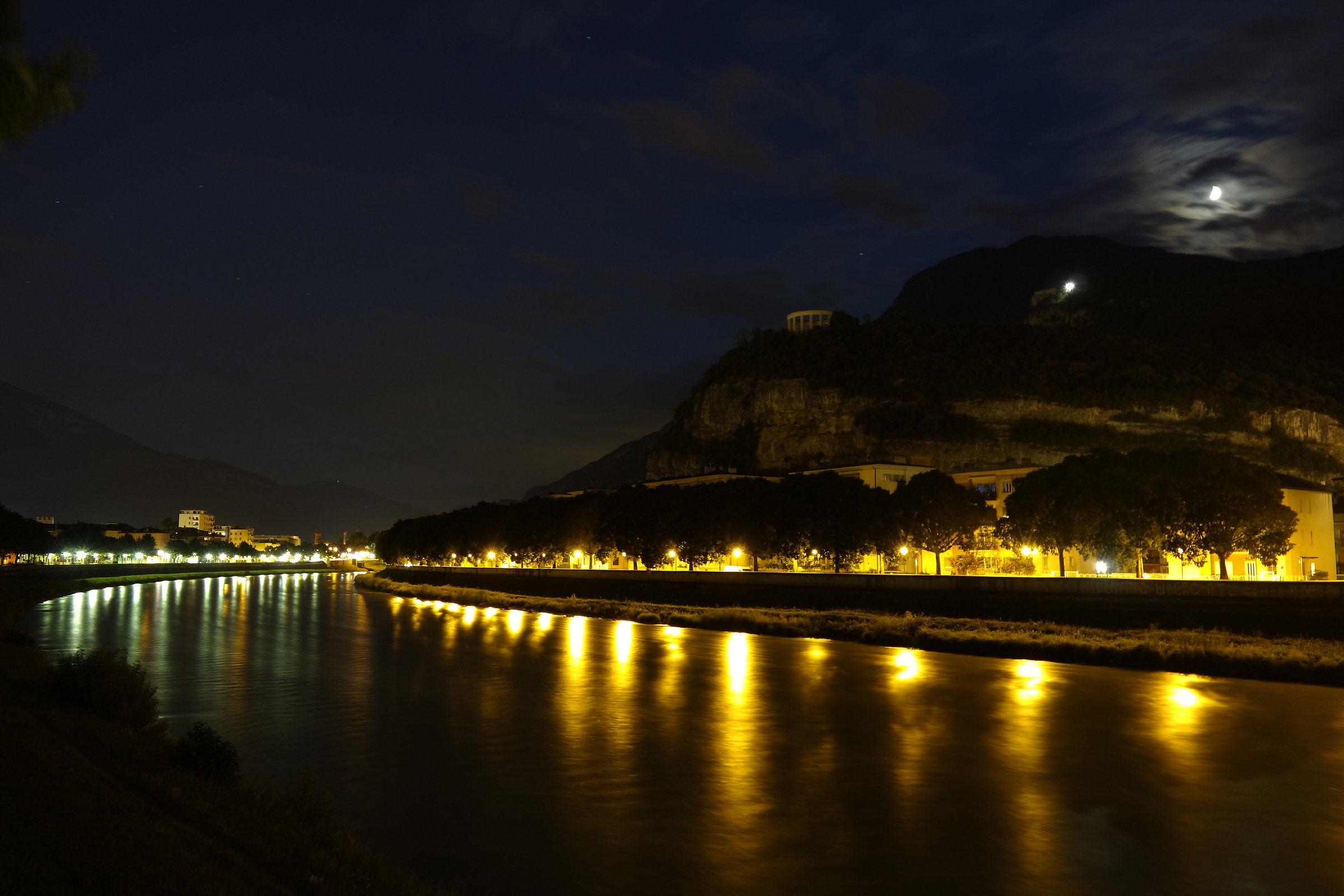 Lungoadige Trento with moon