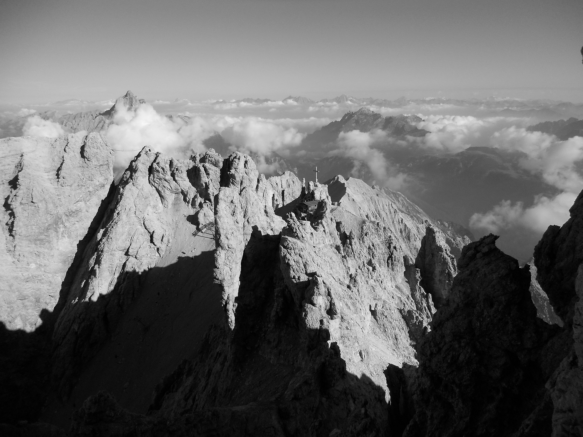Il rifugio Lorenzi dalla Ferrata Marino Bianchi