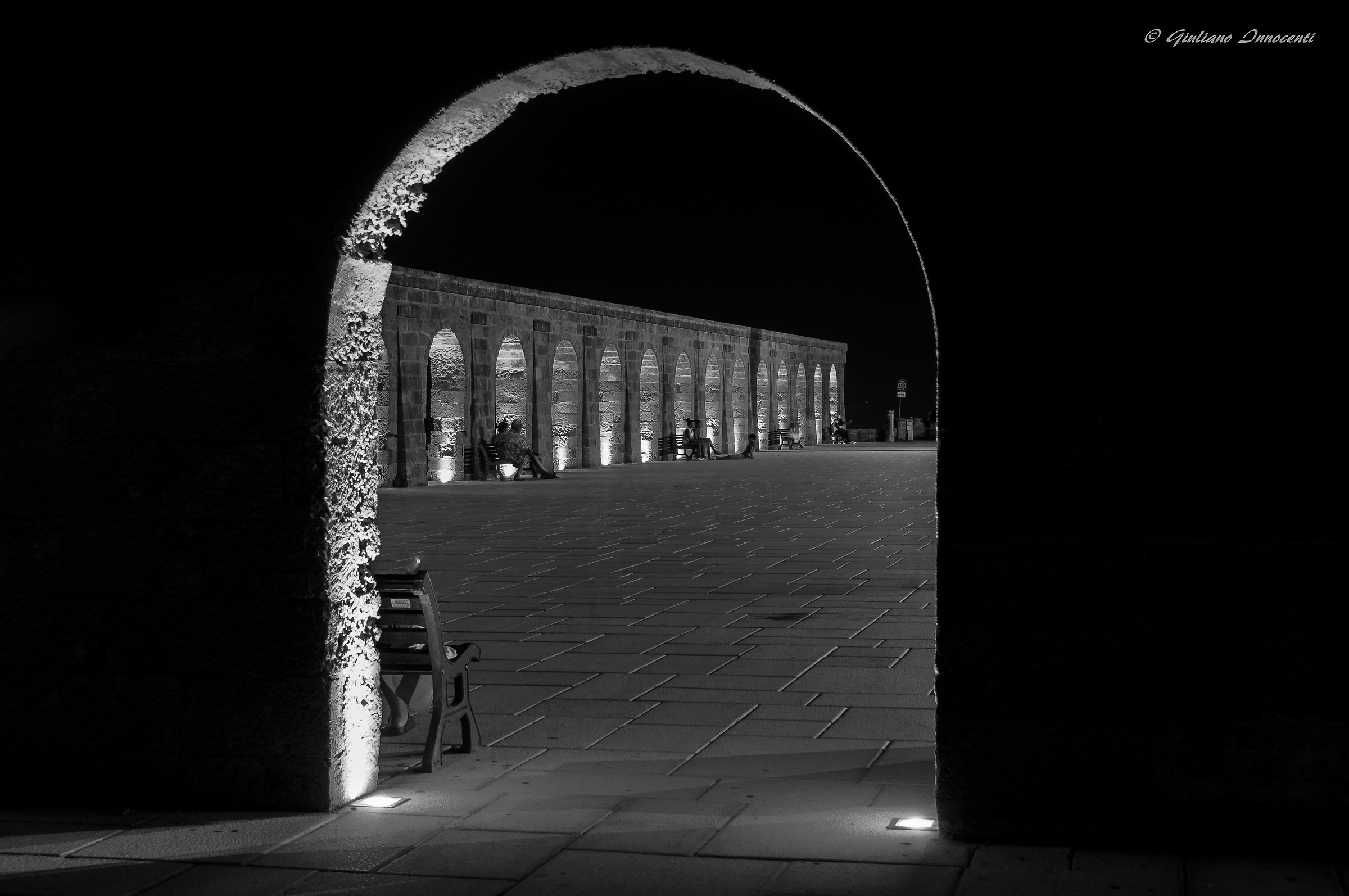 Peering out i- Santa Maria di Leuca