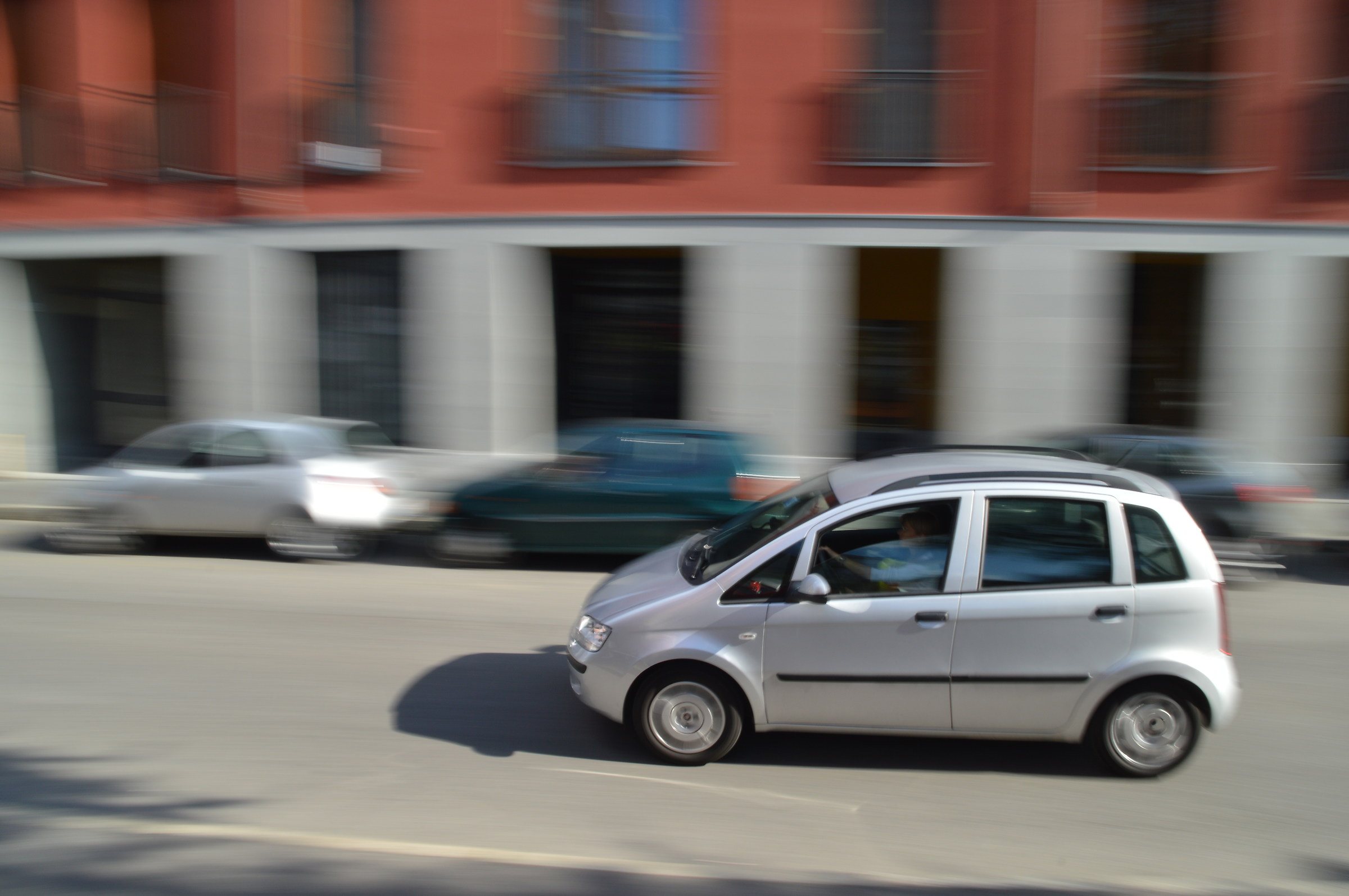 panning car