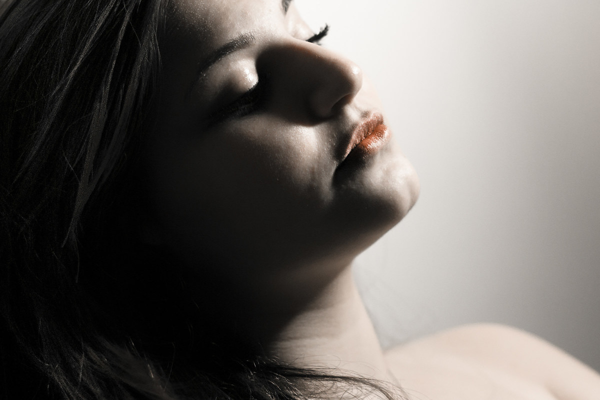 Thus adorned, do shake the beholder