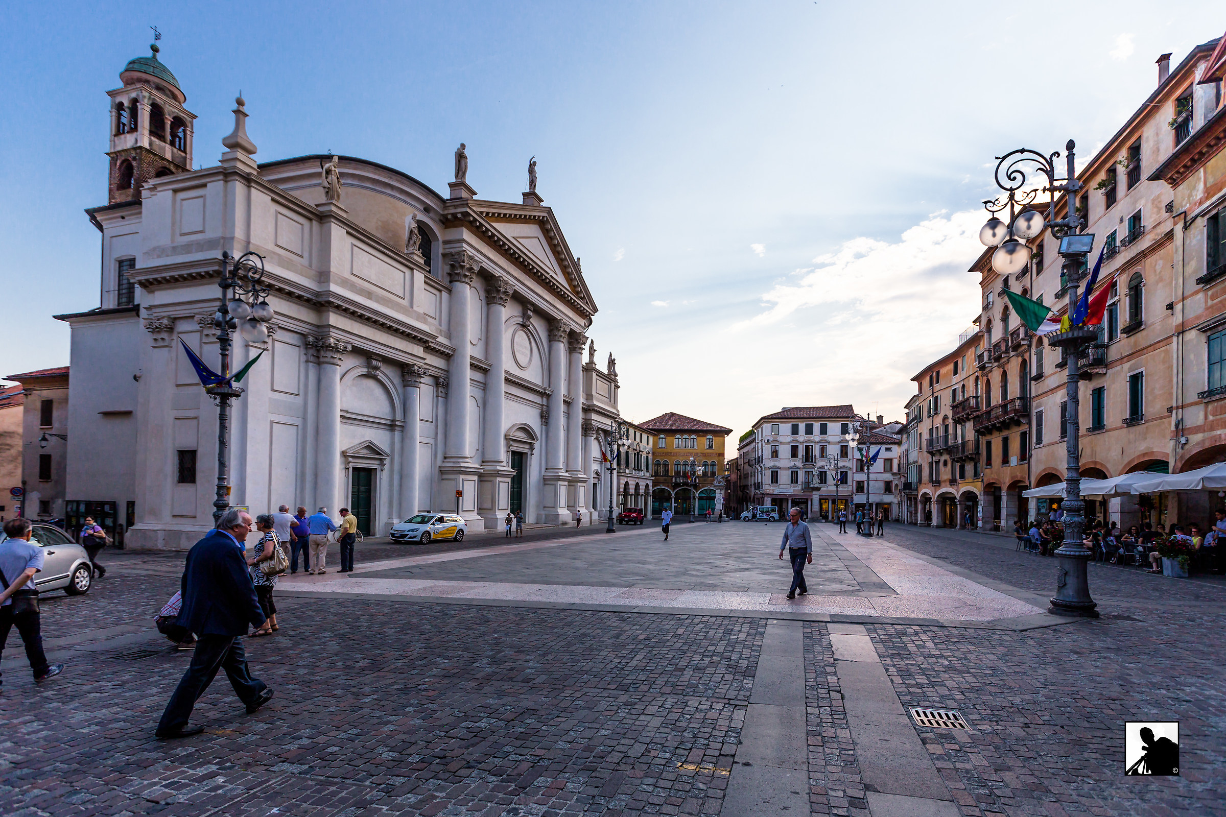 Church of St. Joan (Freedom Square)