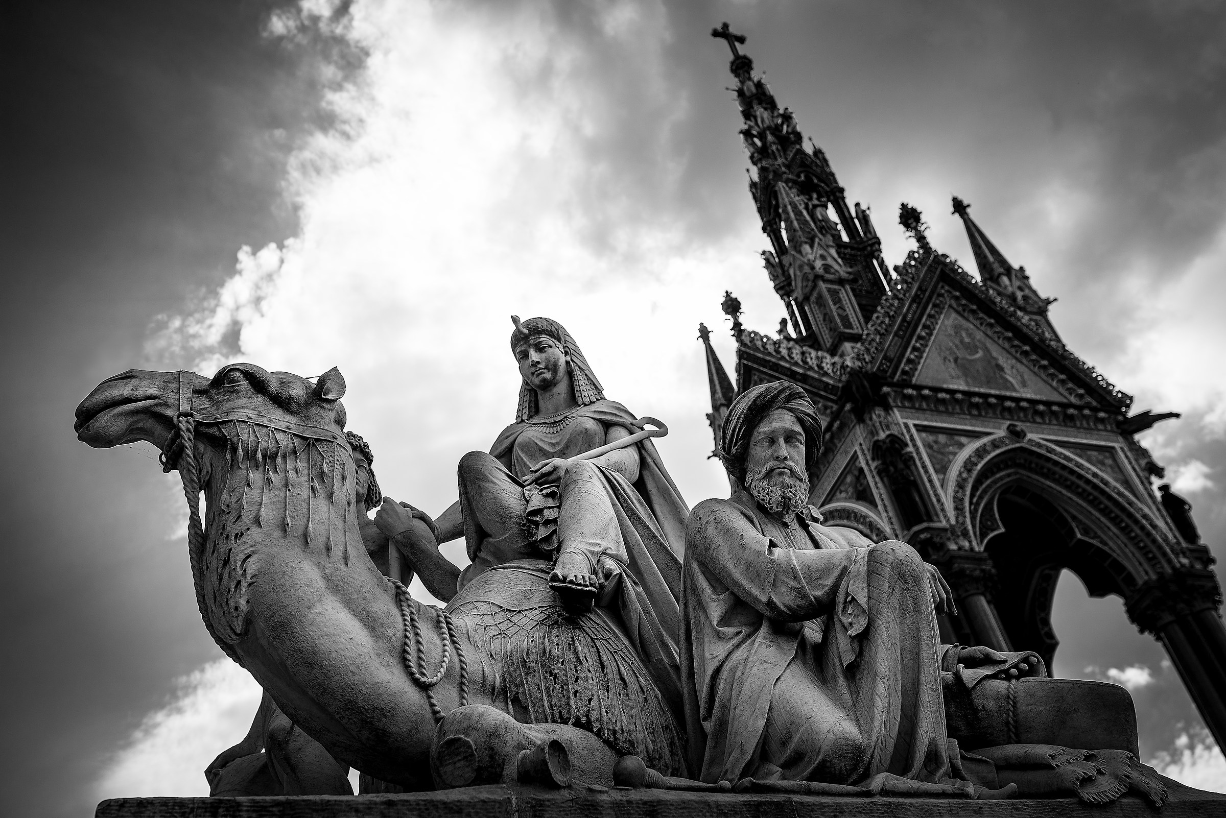 The Albert Memorial - the first glimpse