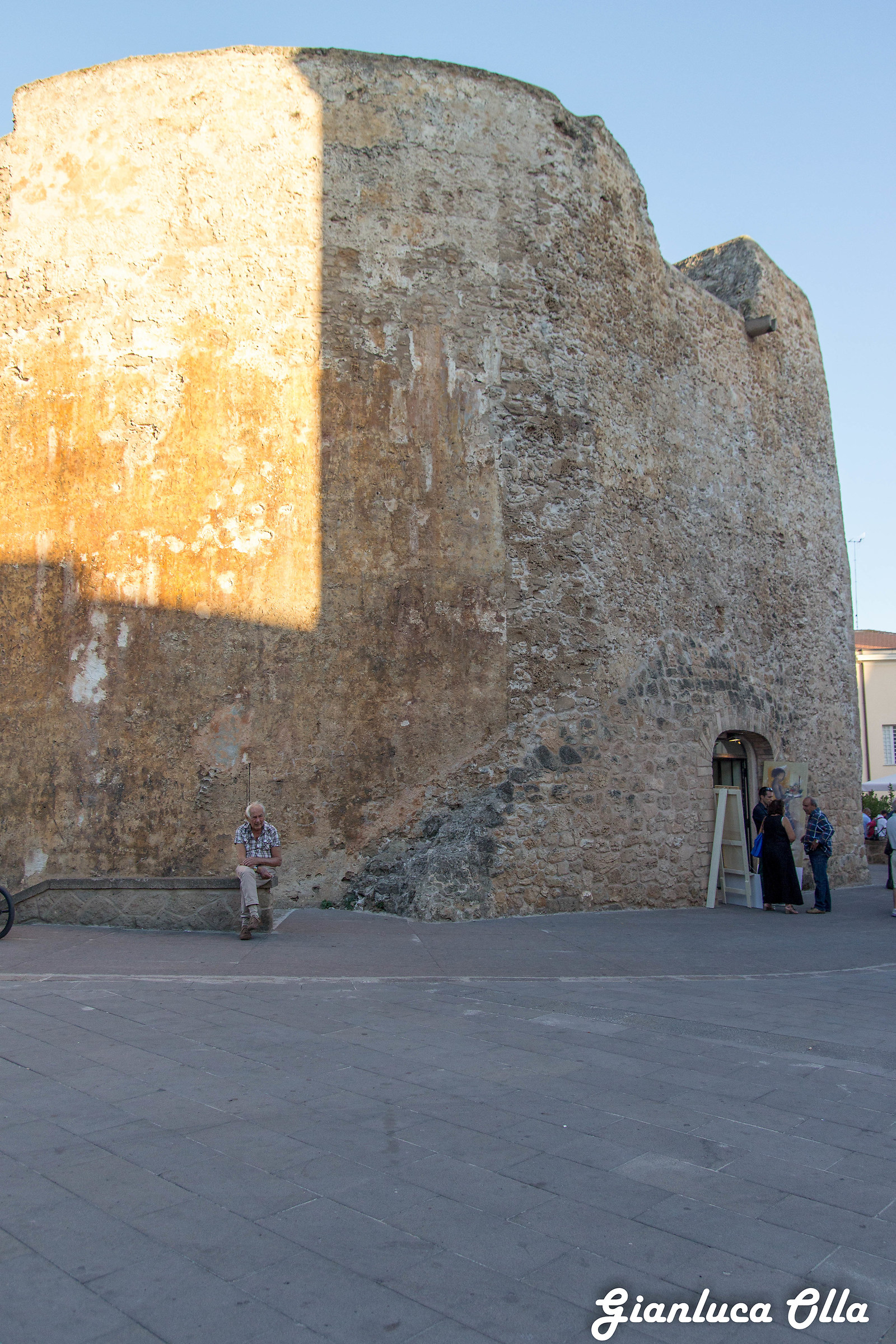 All'ombra della torre