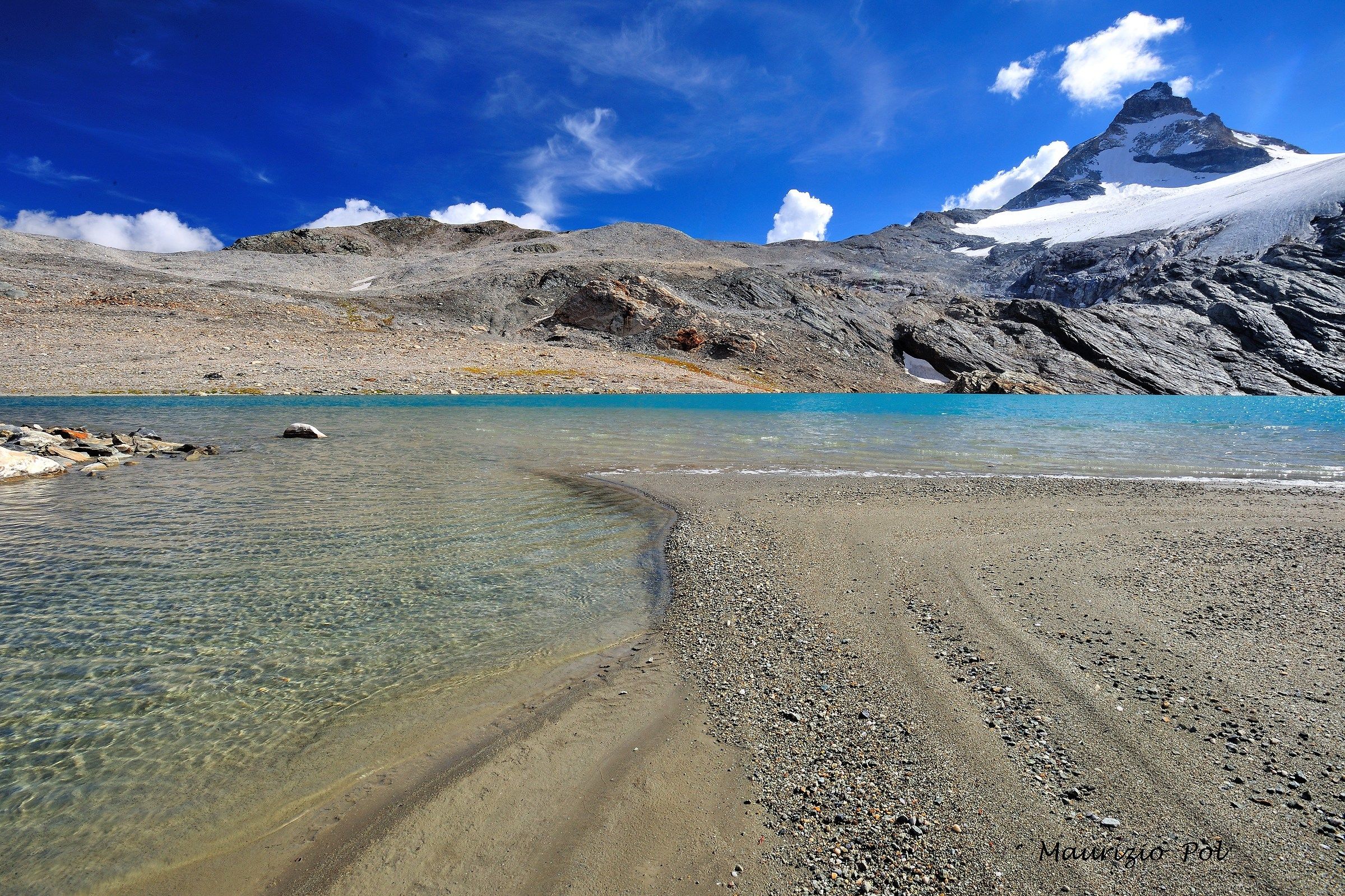 lac and glacier Schooner and Granta Parei