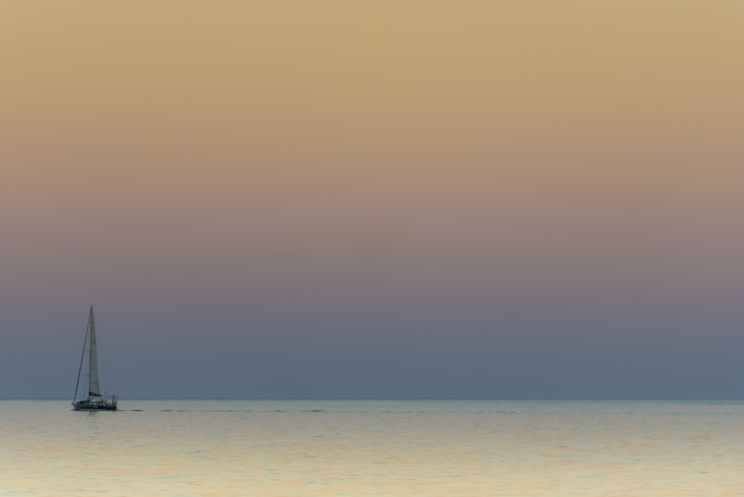 barca a vela ad alicudi