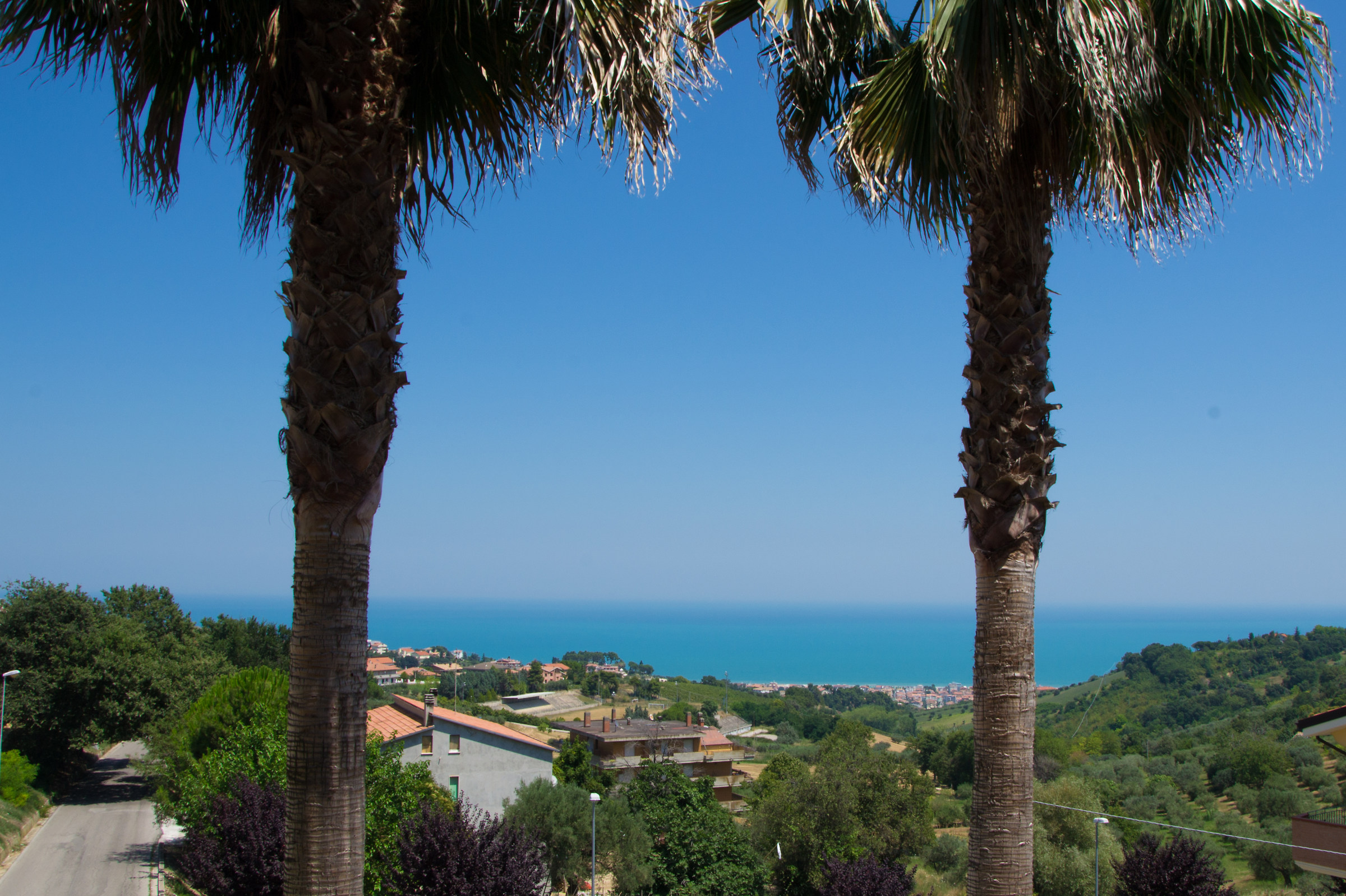 The turquoise sea of ??the coast of Abruzzo