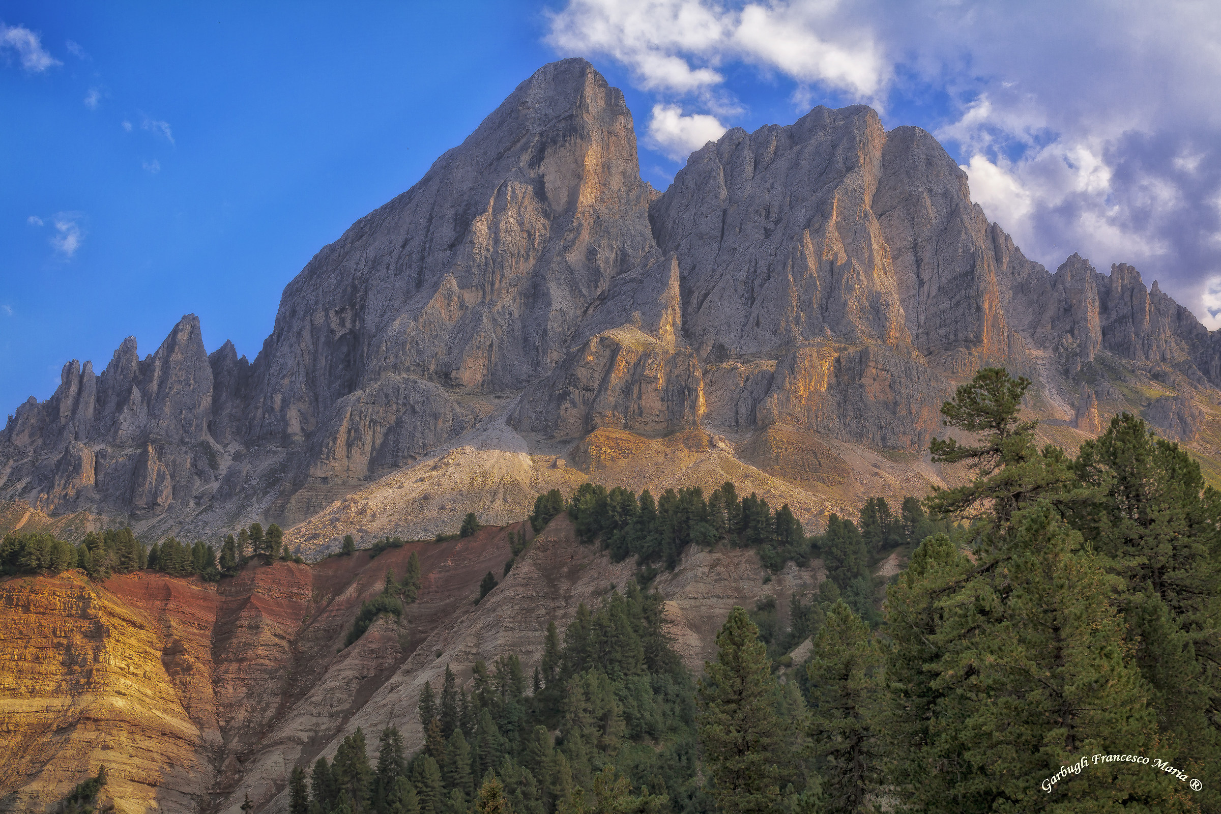 Returning from around the Sas de putia