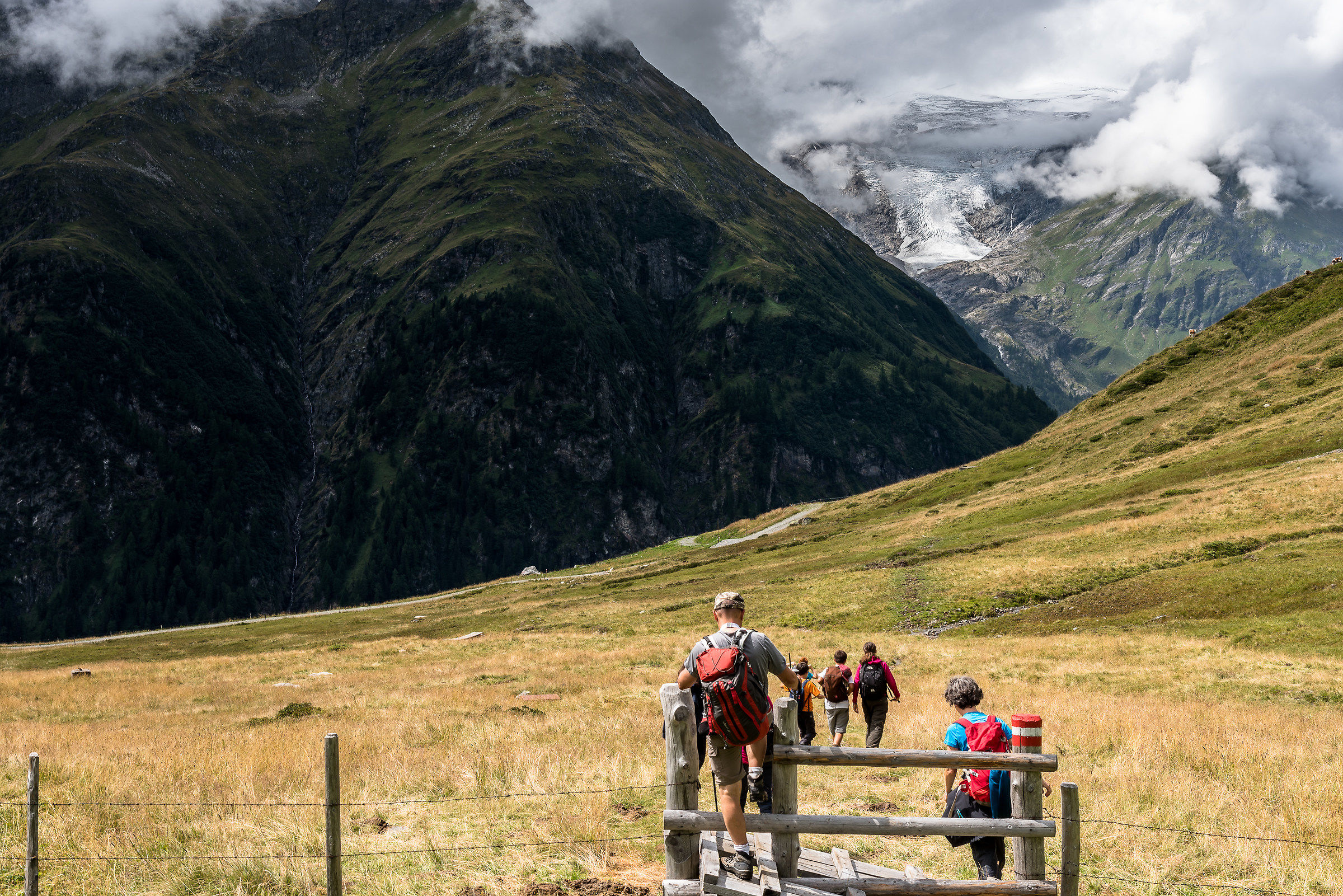 Coming down from the front Grunersee Grossvenediger
