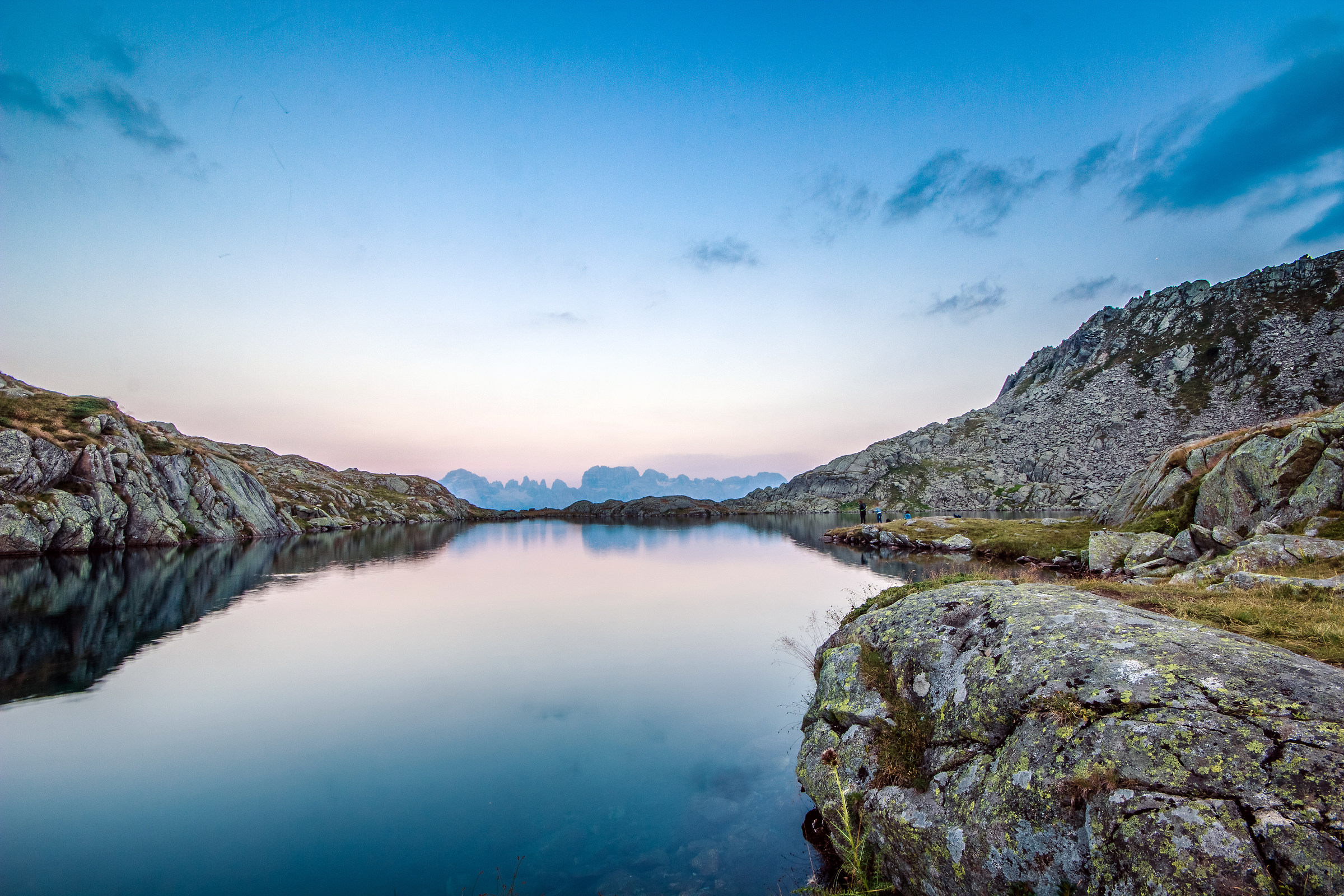 Lago Nero: Dolomiti di Brenta allo specchio