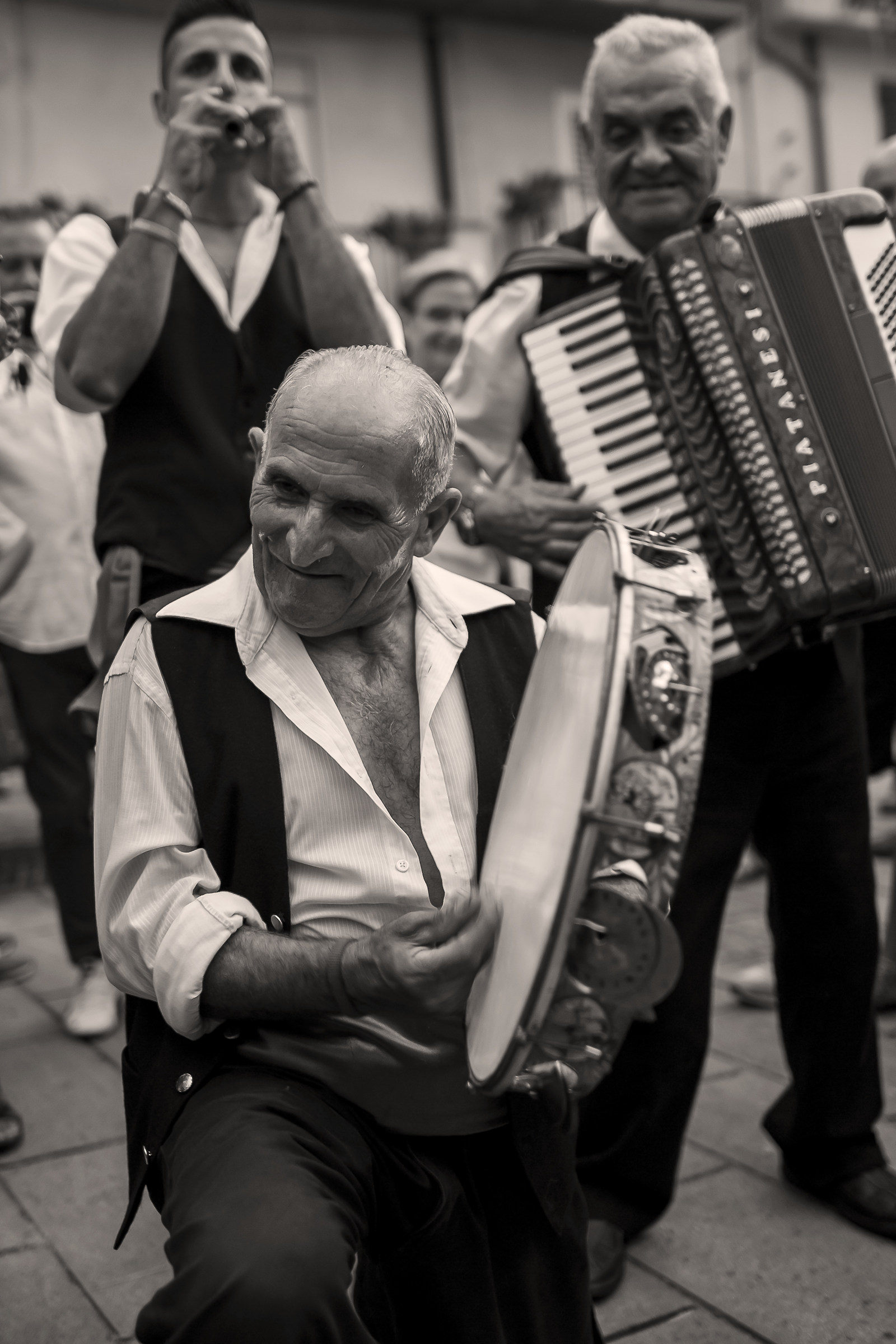 semu the megghiu (we are the best)