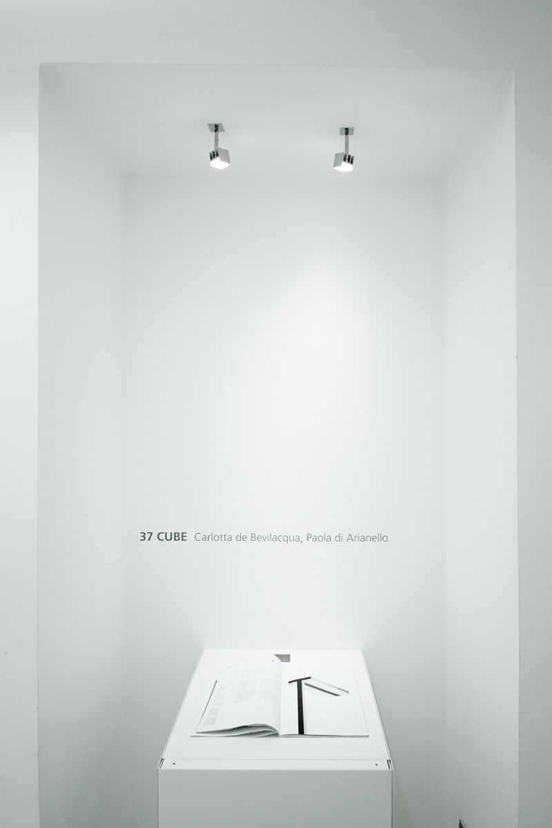 allestimento Artemide - showroom via Manzoni