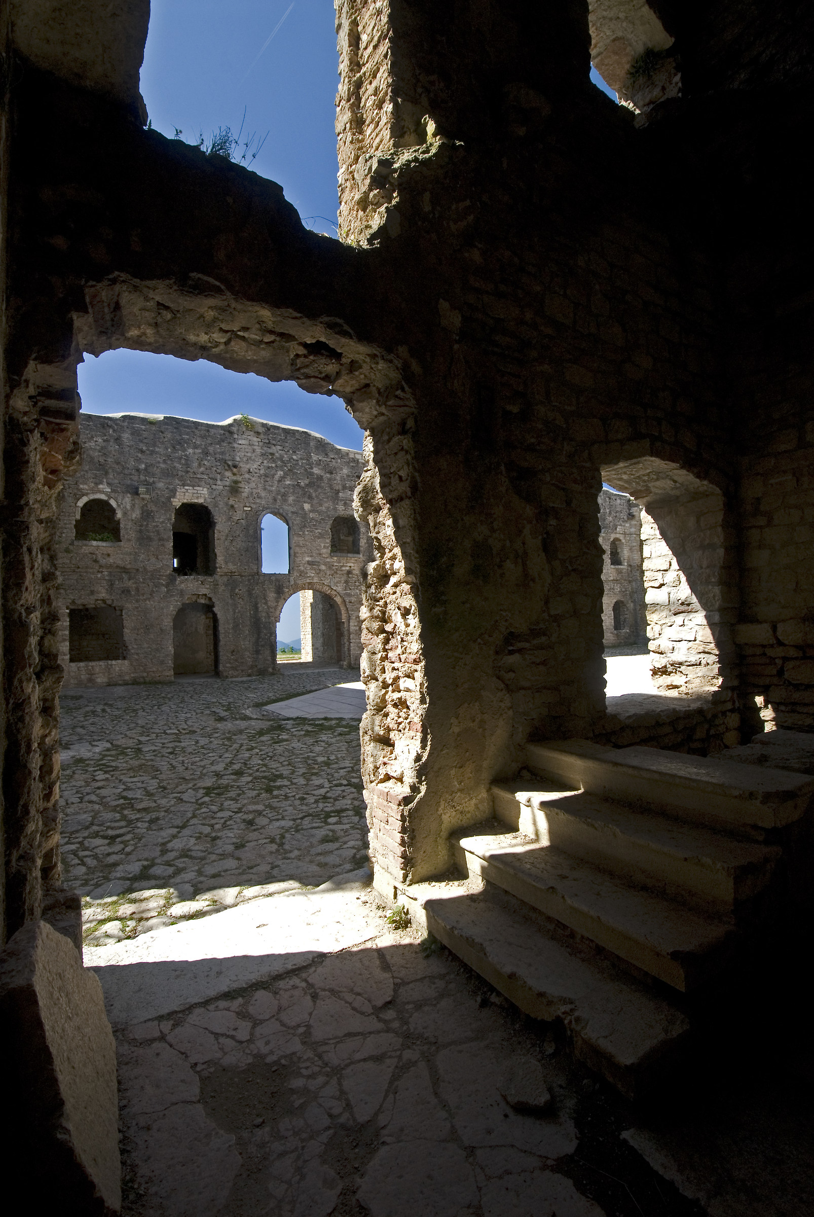 Archi Forte Interrotto