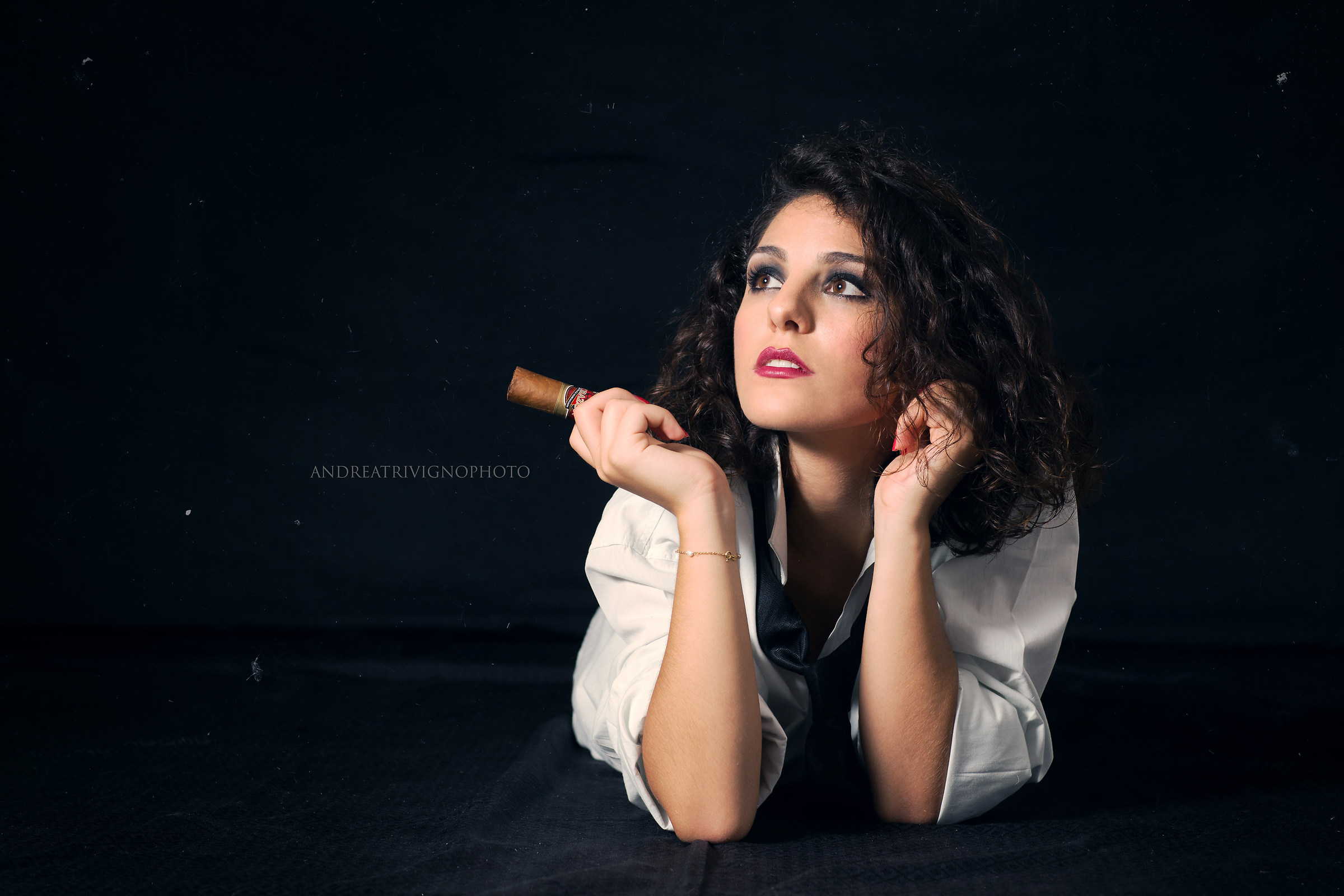 Xenia - The Tie Is Not (Wo) Man - 15