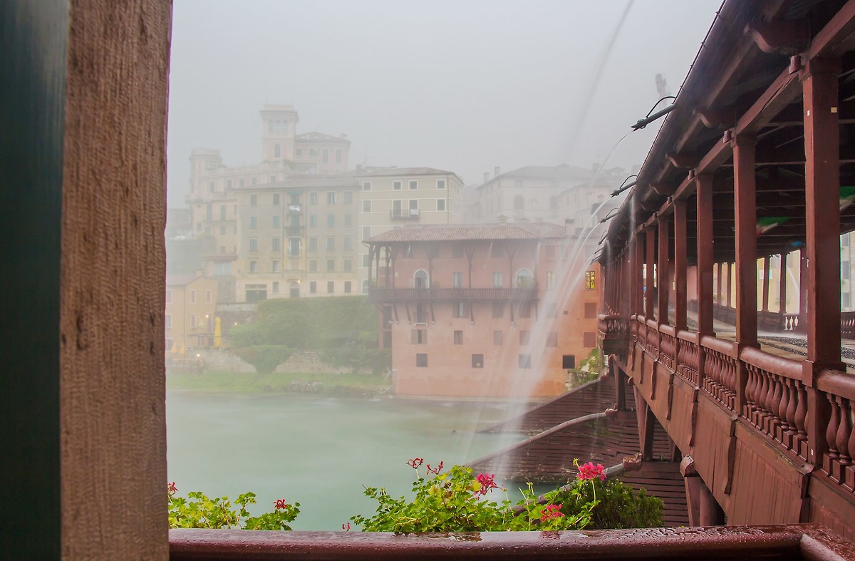 protetto da un velo d'acqua