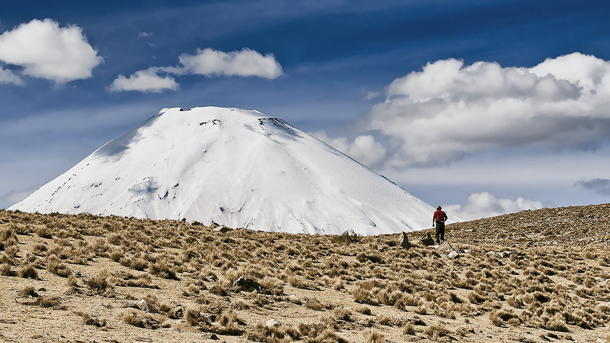 parinacota volcano chile