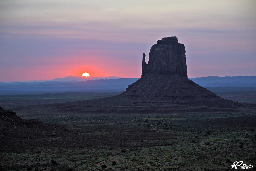L'Alba alla Navajo Monument Valley