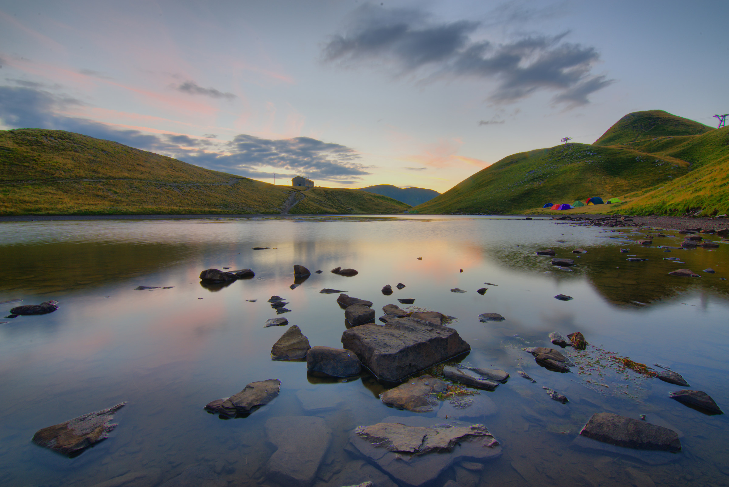Scafaiolo lake and surroundings