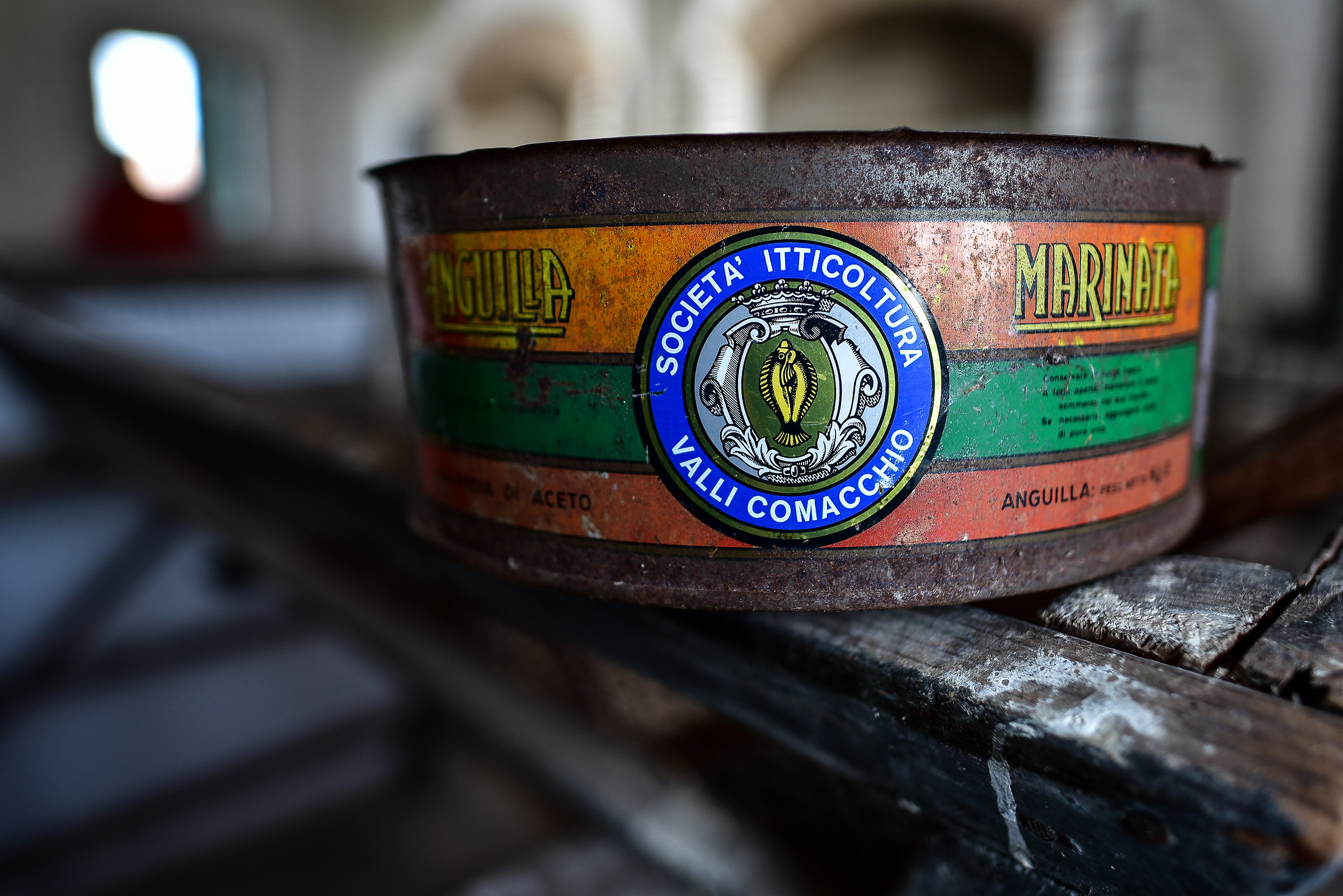 Vecchia scatola per anguille marinate