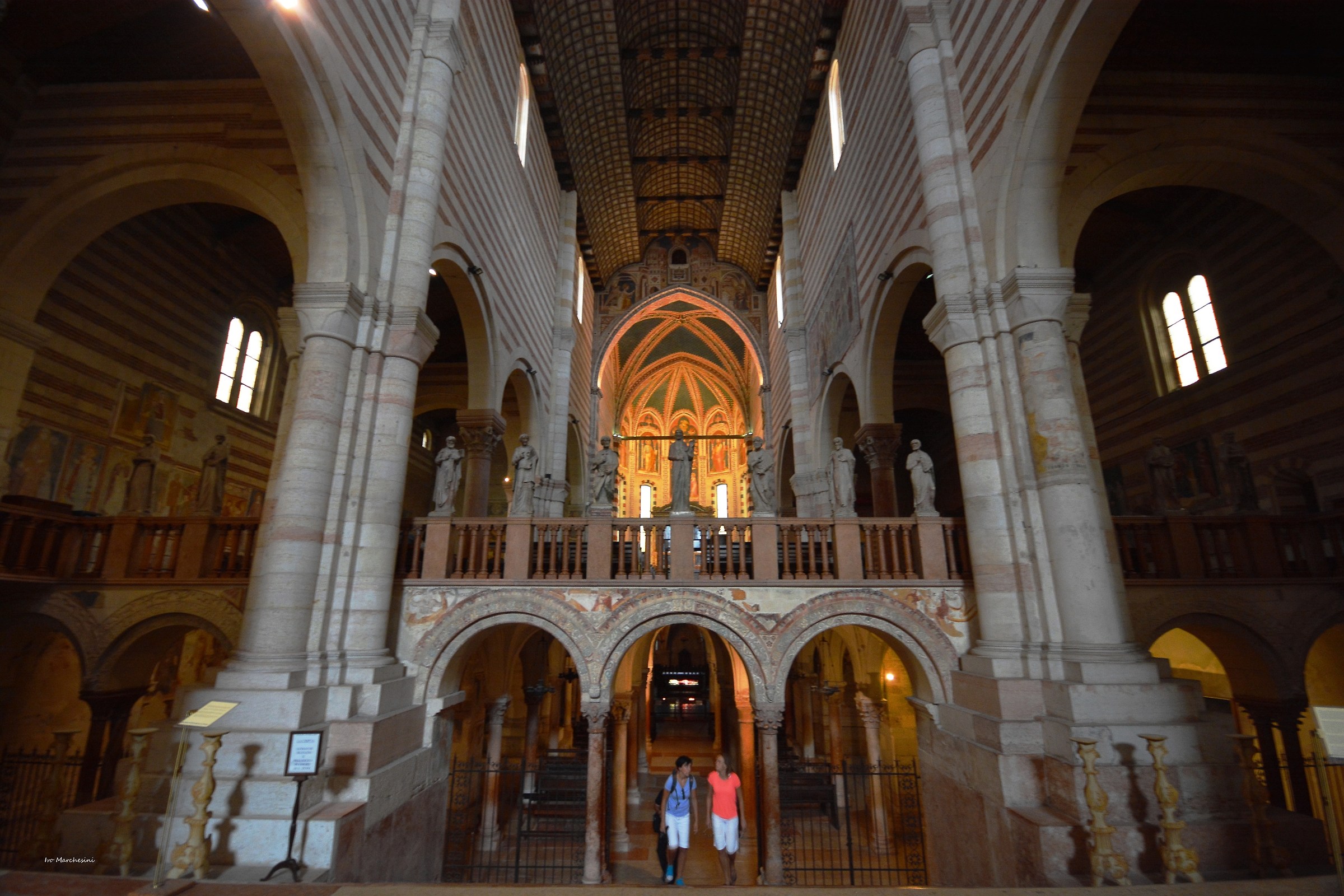 Verona__Basilica di San Zeno_Interno_2