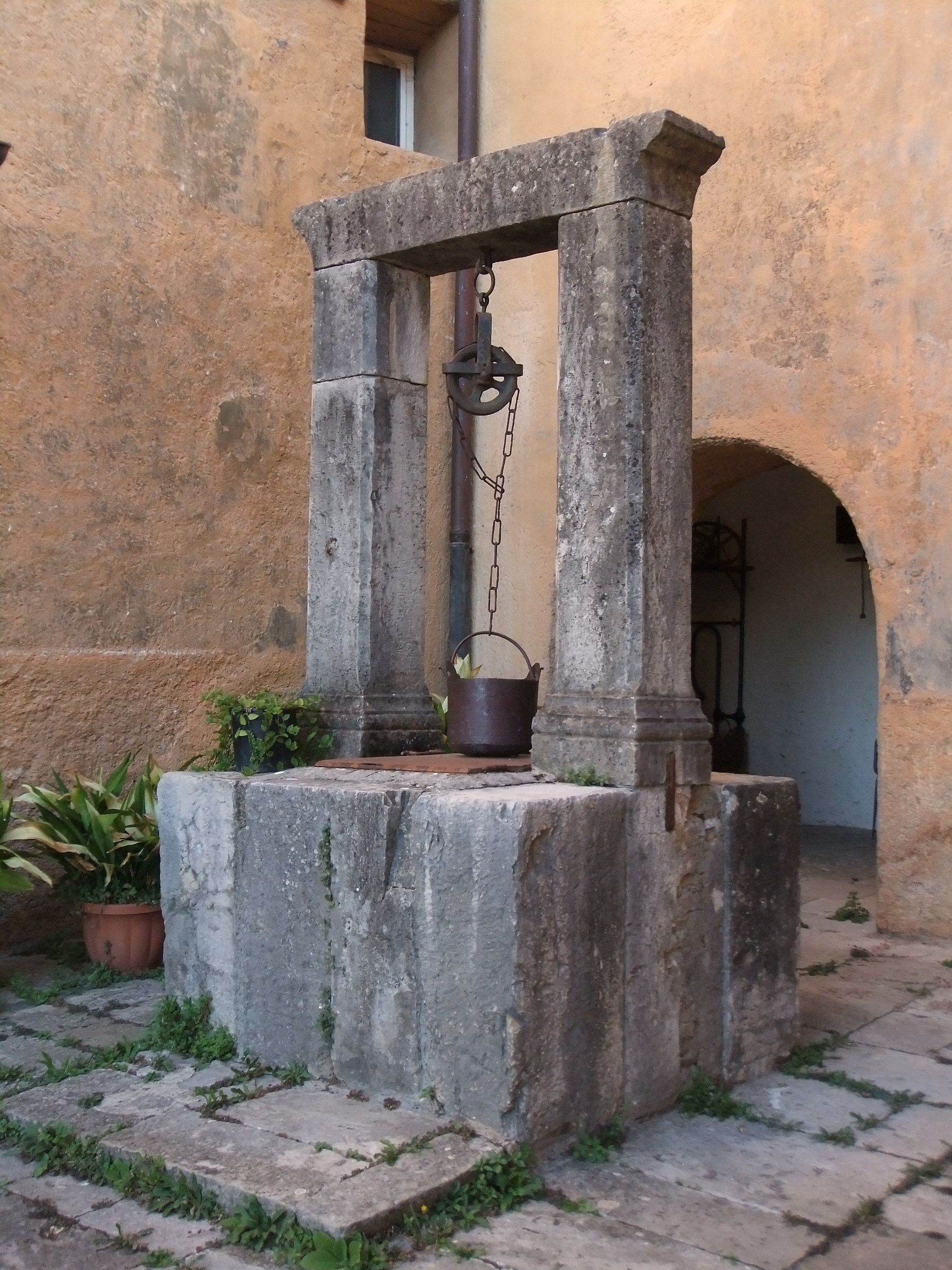 Antico pozzo del COnvento dei Cappuccini - Fiuggi
