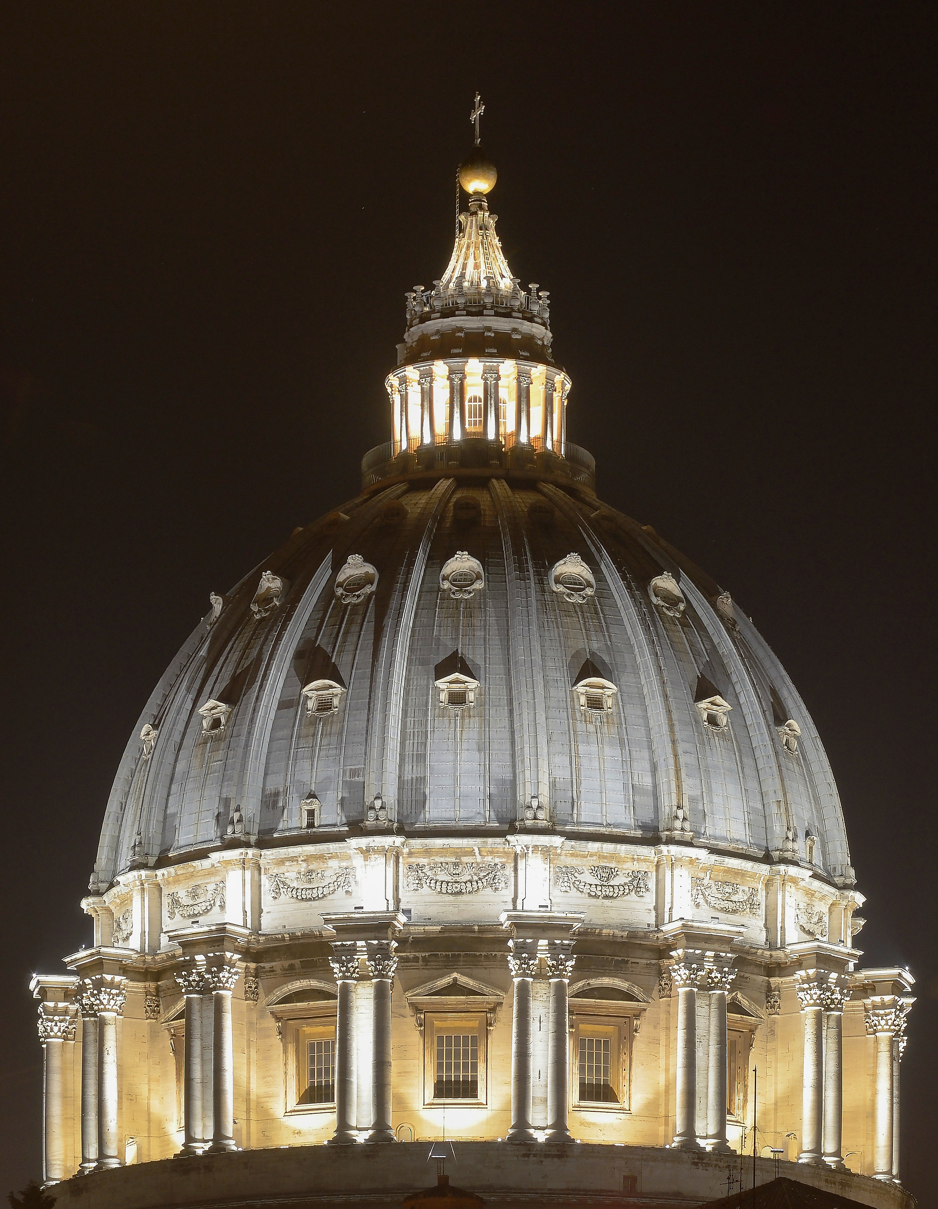 Cupola di San Pietro di Notte