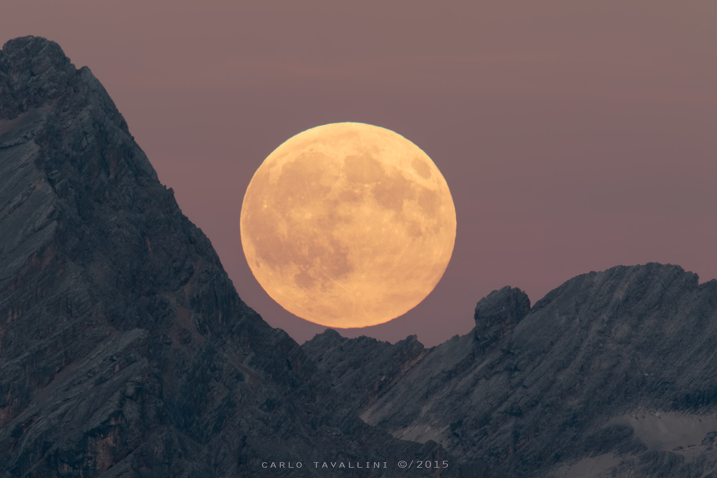 Full Moon lies at the Dolomites (no crop)