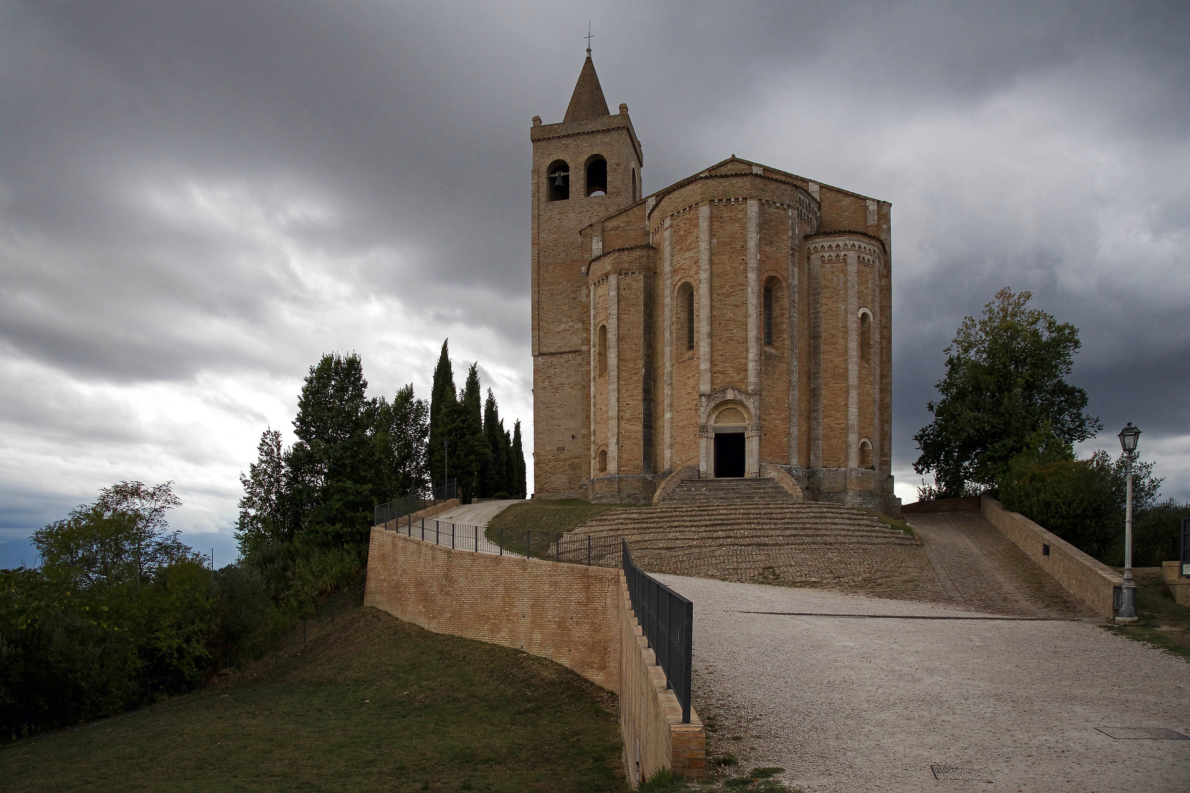 Offida- Chiesa di santa maria della rocca