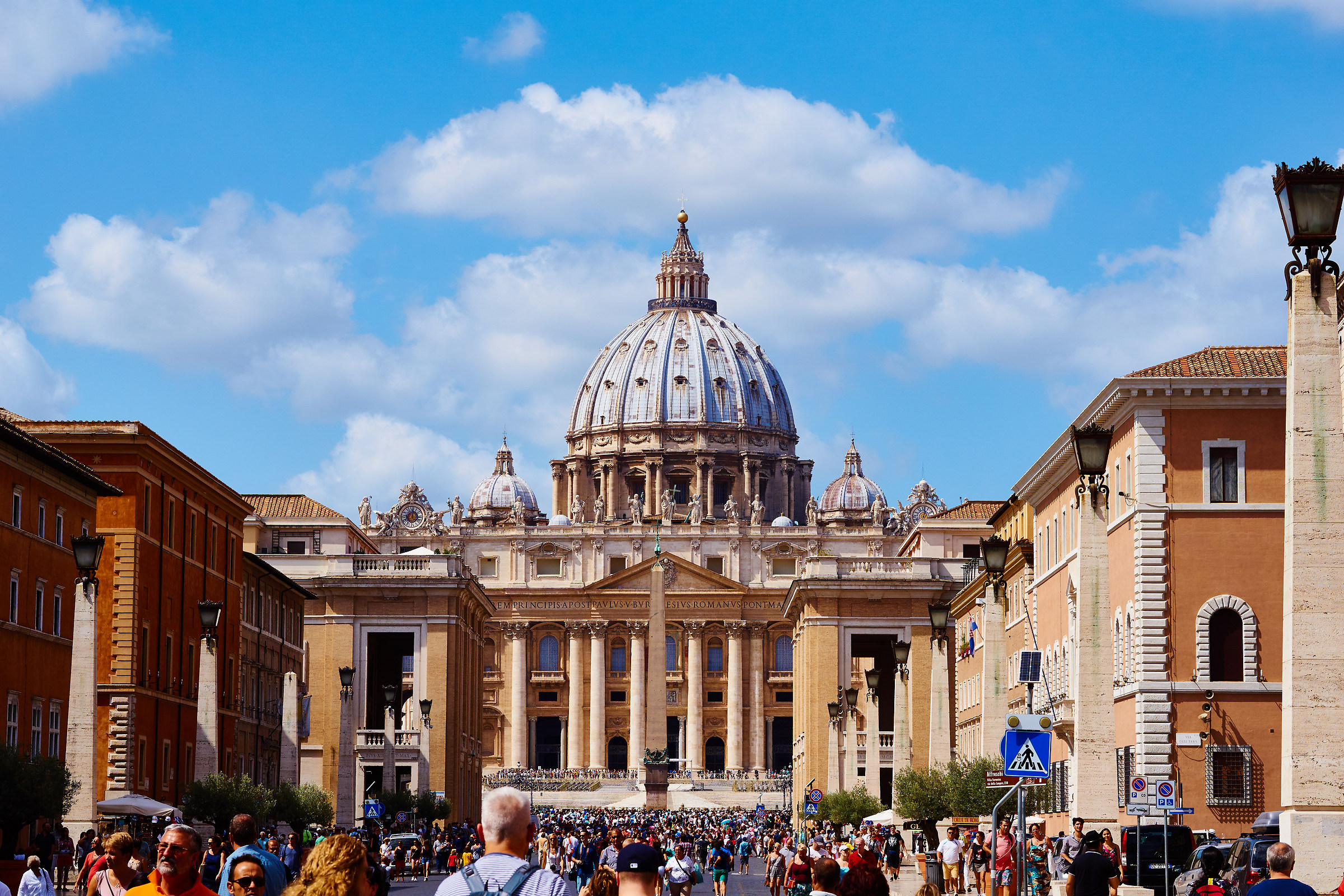 La folla di S. Pietro