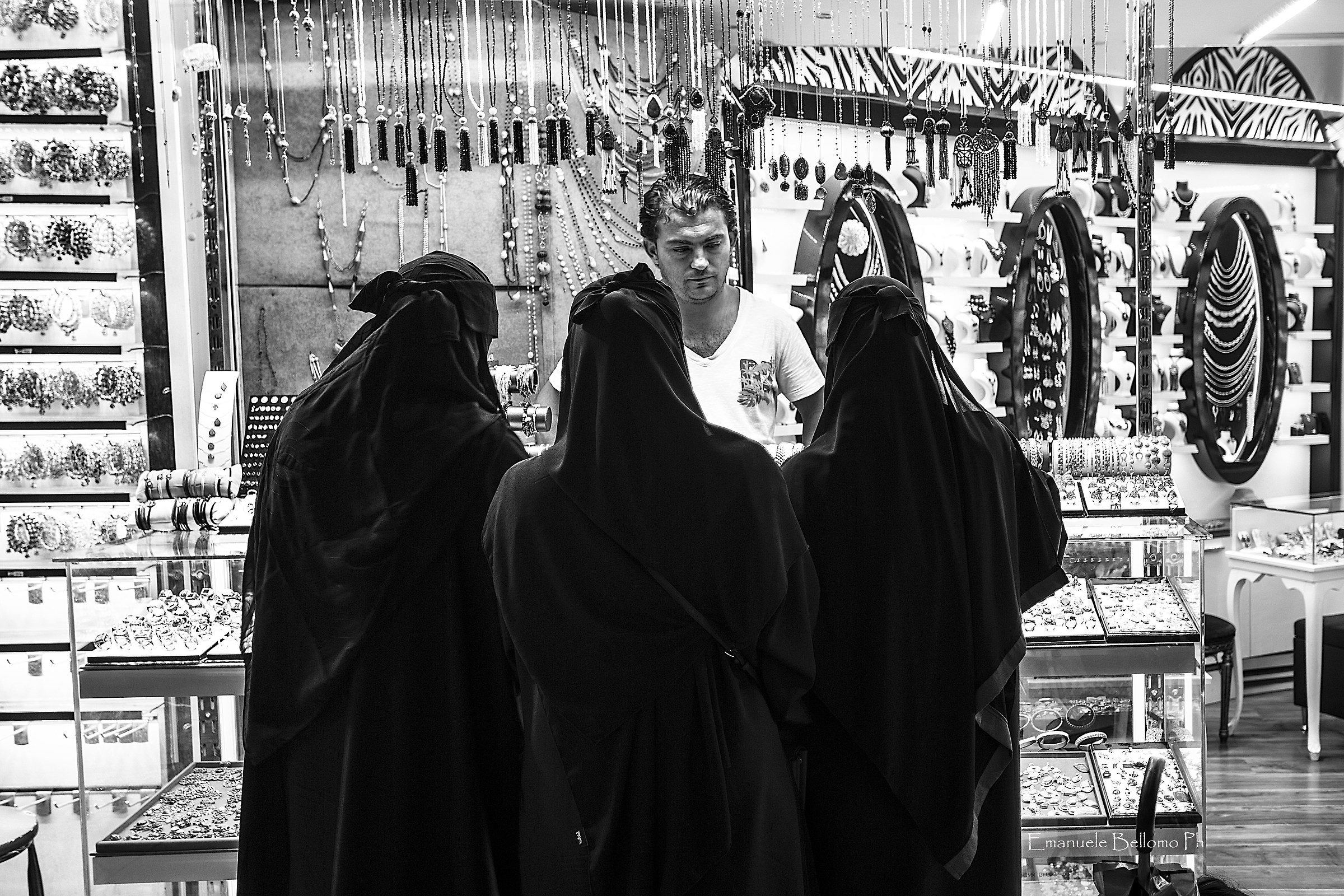 Irresistible feminine vanity