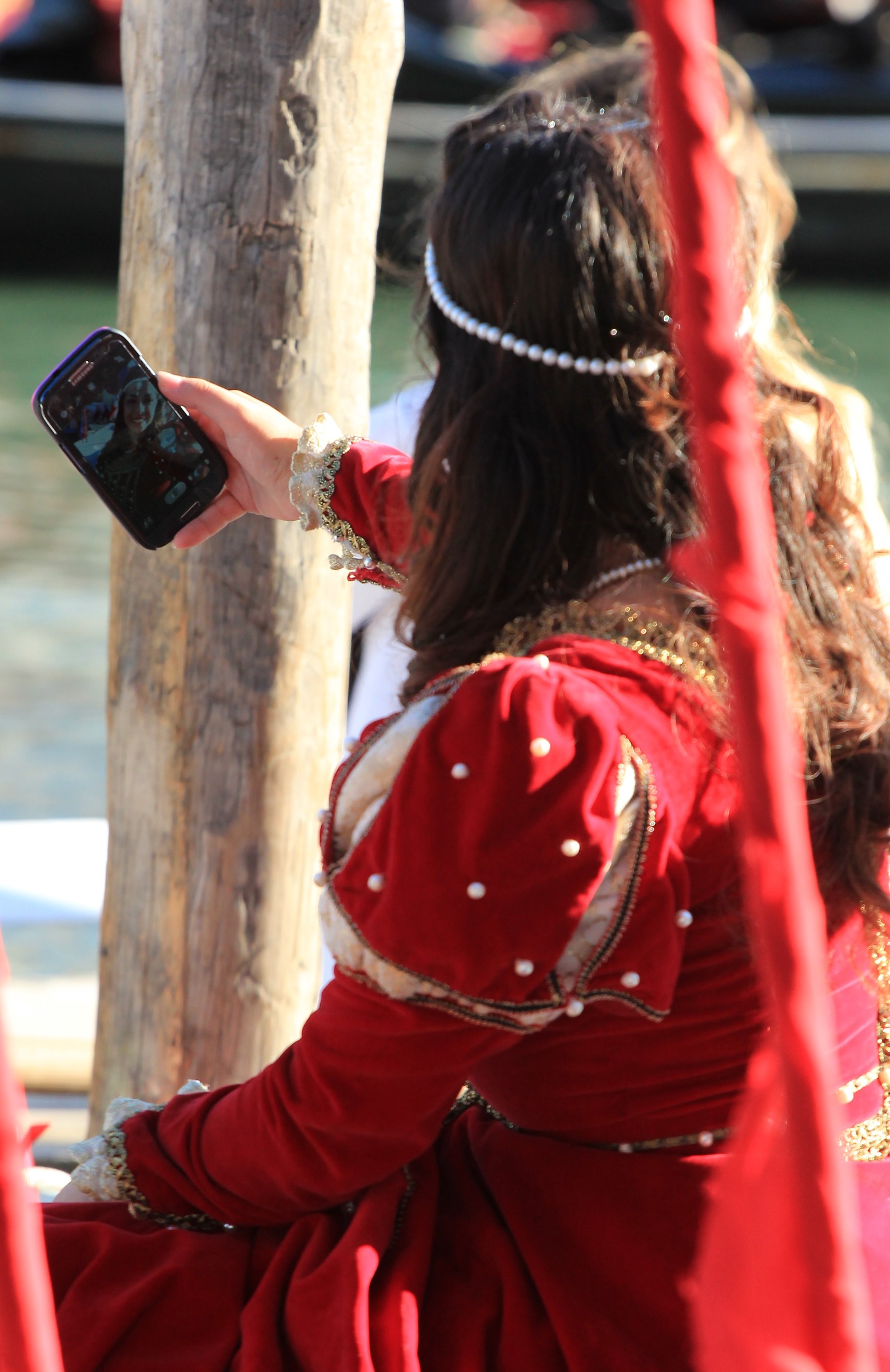 Even the nobles not resist ... selfie