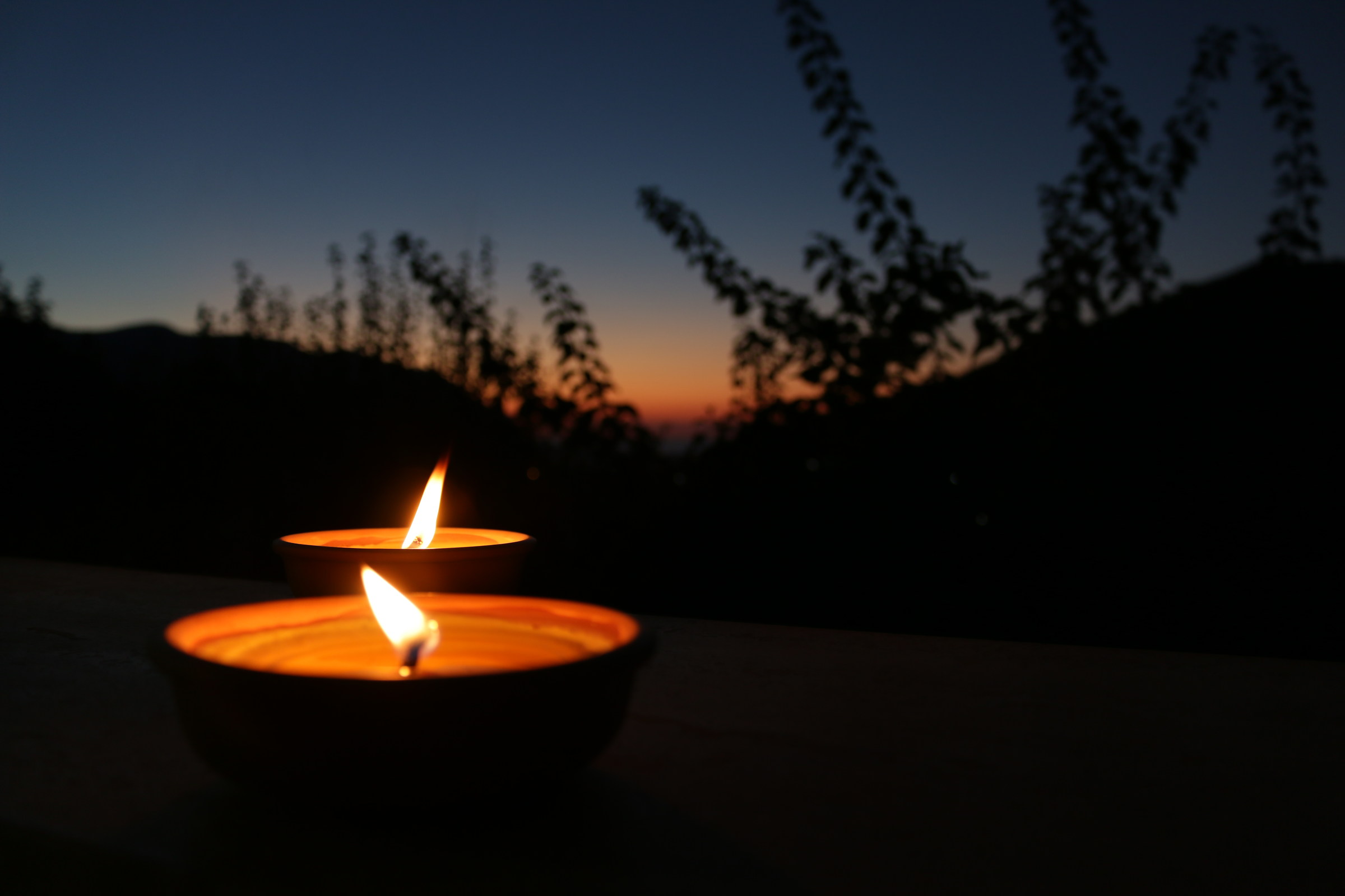 Fiaccole al tramonto