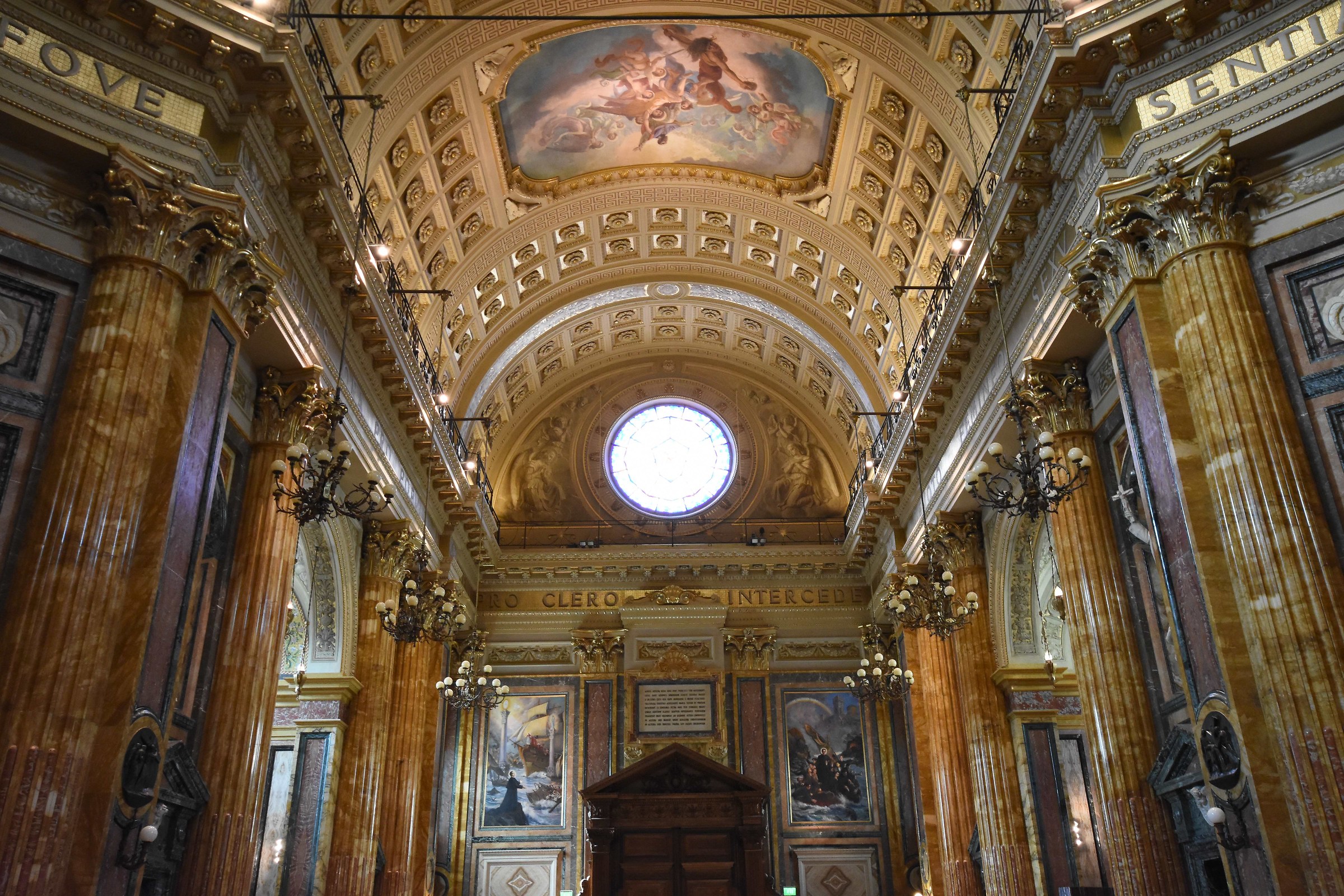 Maria Ausiliatrice interno 1