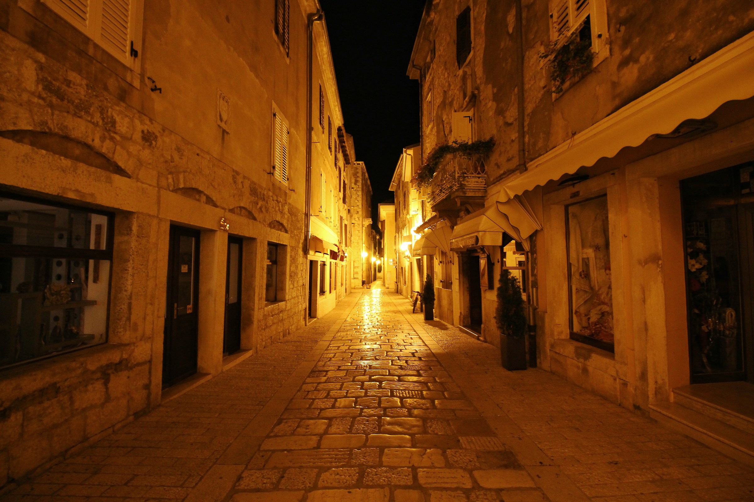 Porec by night
