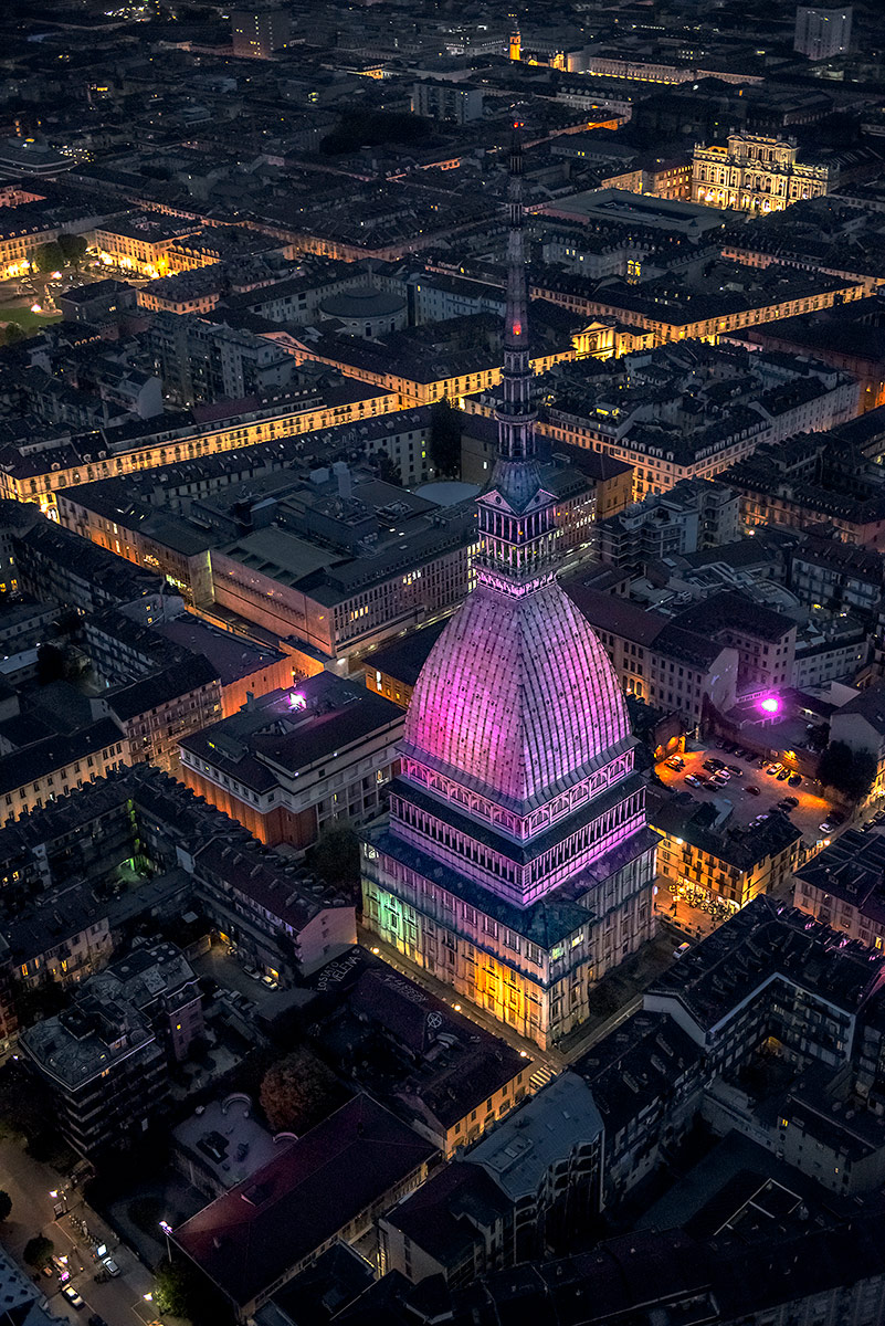 Torino - Mole Antonelliana - fotografia aerea notturna