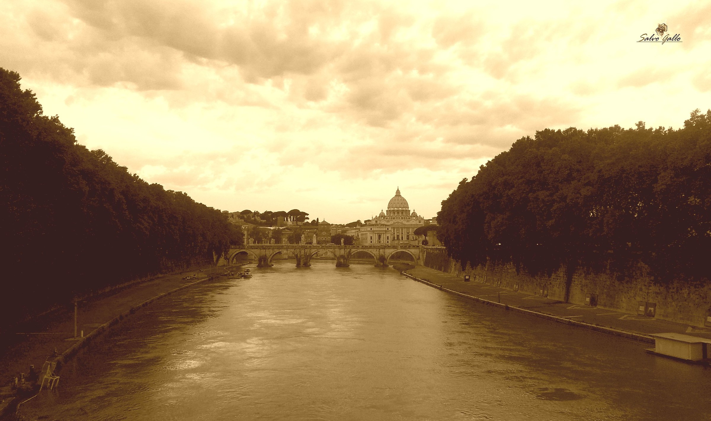 Il Tevere e San Pietro