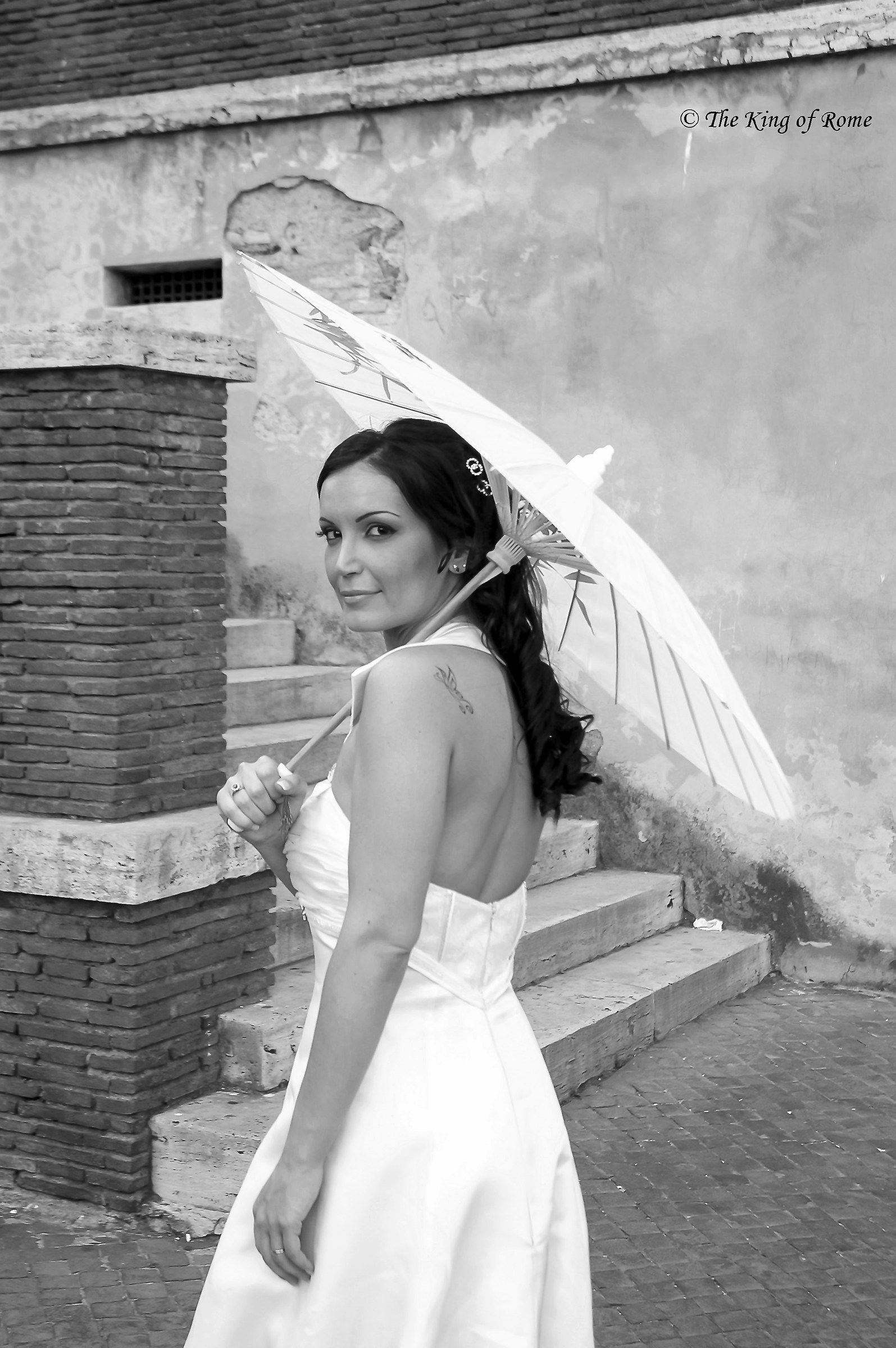 sposa con ombrellino