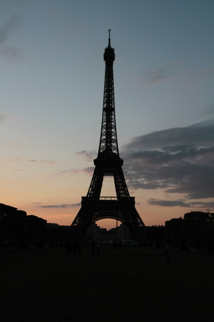 tour eiffel sunset