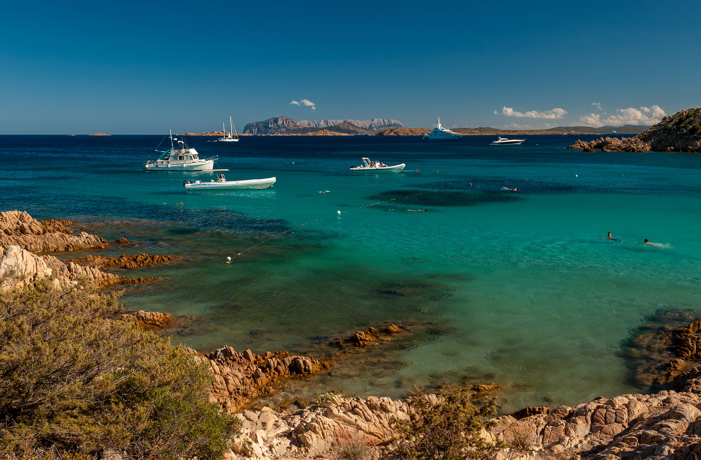 "Dreams" at anchor ......