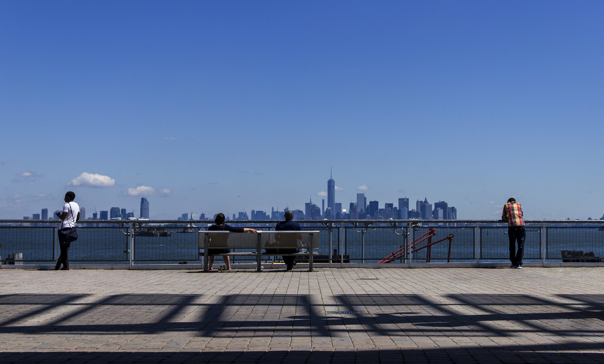 Skyline with figures