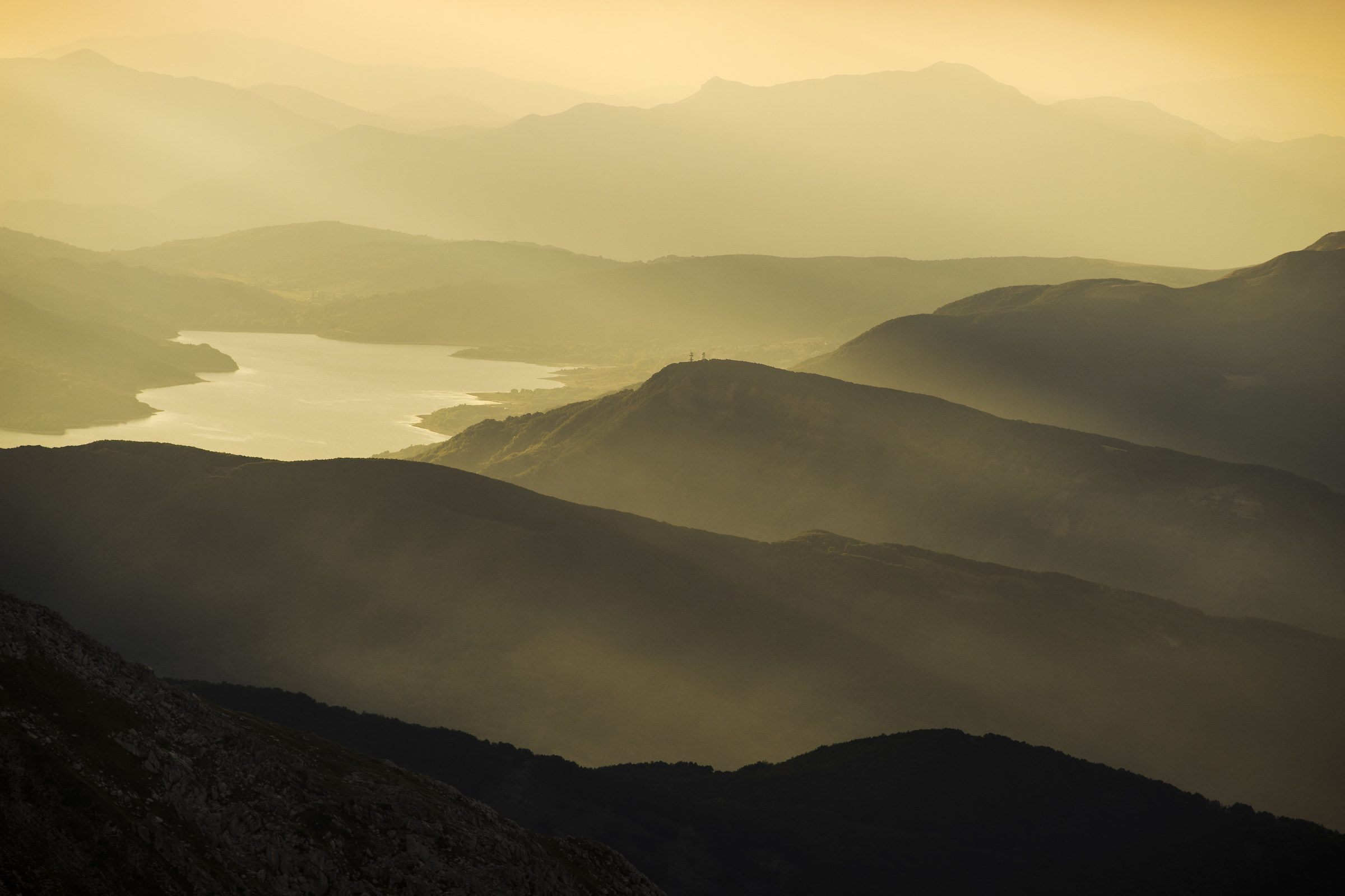 Tramonto sul lago di Campotosto